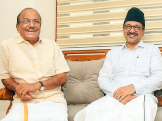 പി കെ കുഞ്ഞാലിക്കുട്ടി, പാണക്കാട് സയ്യിദ് സാദിഖലി ശിഹാബ് തങ്ങൾ 