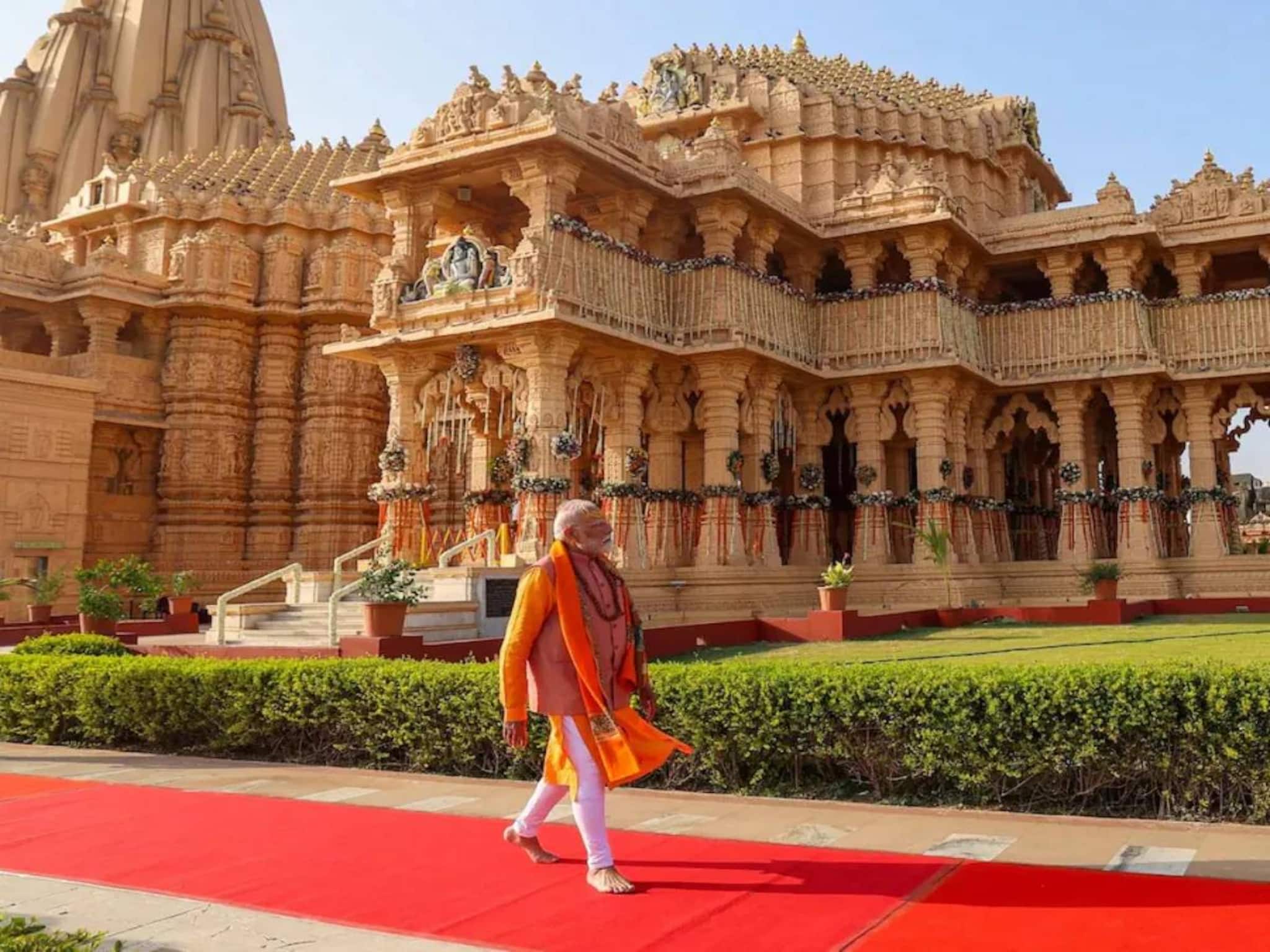 'ആയിരം വർഷം കഴിഞ്ഞിട്ടും നിരന്തരം ആക്രമണങ്ങൾക്ക് ഇരയായിട്ടും പ്രൗഢിയോടെ സോമനാഥ ക്ഷേത്രം': പ്രധാനമന്ത്രി മോദി 'ആയിരം വർഷം കഴിഞ്ഞിട്ടും നിരന്തരം ആക്രമണങ്ങൾക്ക് ഇരയായിട്ടും പ്രൗഢിയോടെ സോമനാഥ ക്ഷേത്രം': പ്രധാനമന്ത്രി മോദി