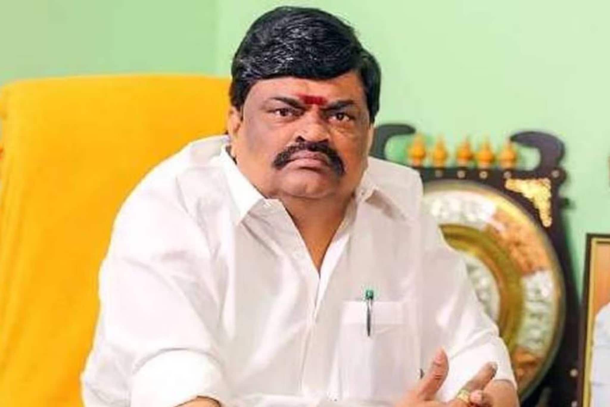 തമിഴ്‌നാട്ടിൽ അധികാരത്തിലെത്തിയാൽ കമിതാക്കൾക്ക് സർക്കാർ ബസുകളിൽ സൗജന്യയാത്രയെന്ന് അണ്ണാ ഡിഎംകെ നേതാവ്