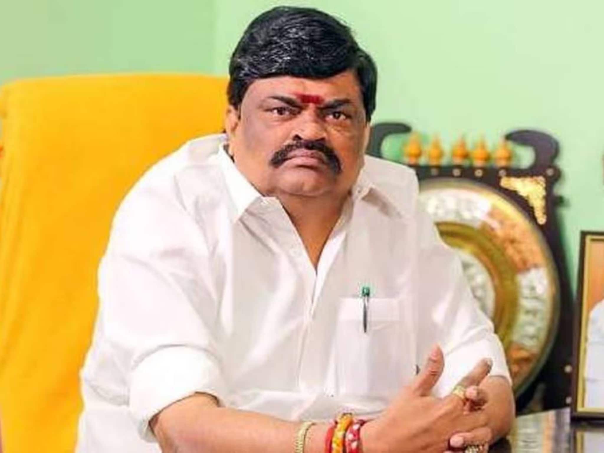 തമിഴ്‌നാട്ടിൽ അധികാരത്തിലെത്തിയാൽ കമിതാക്കൾക്ക് സർക്കാർ ബസുകളിൽ സൗജന്യയാത്രയെന്ന് അണ്ണാ ഡിഎംകെ നേതാവ്