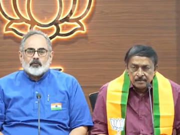 റെജി ലൂക്കോസ് ബിജെപി ആസ്ഥാനത്ത് റെജി ലൂക്കോസ് ബിജെപി ആസ്ഥാനത്ത്