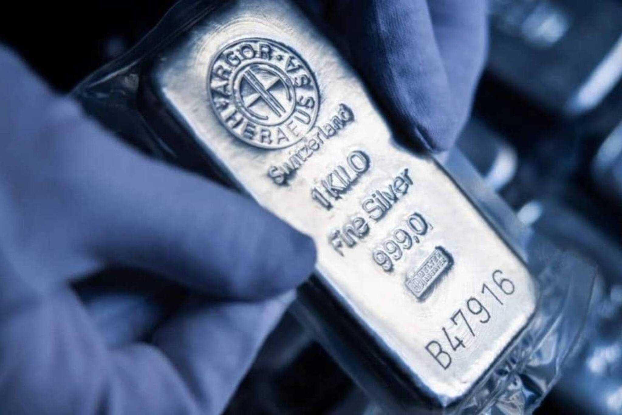 ചൈനയിൽ വെള്ളിക്ക് ഇത്രയധികം വിലയോ ? ആഗോള നിരക്കിനേക്കാൾ കിലോയ്ക്ക് 45,000 രൂപ അധികം