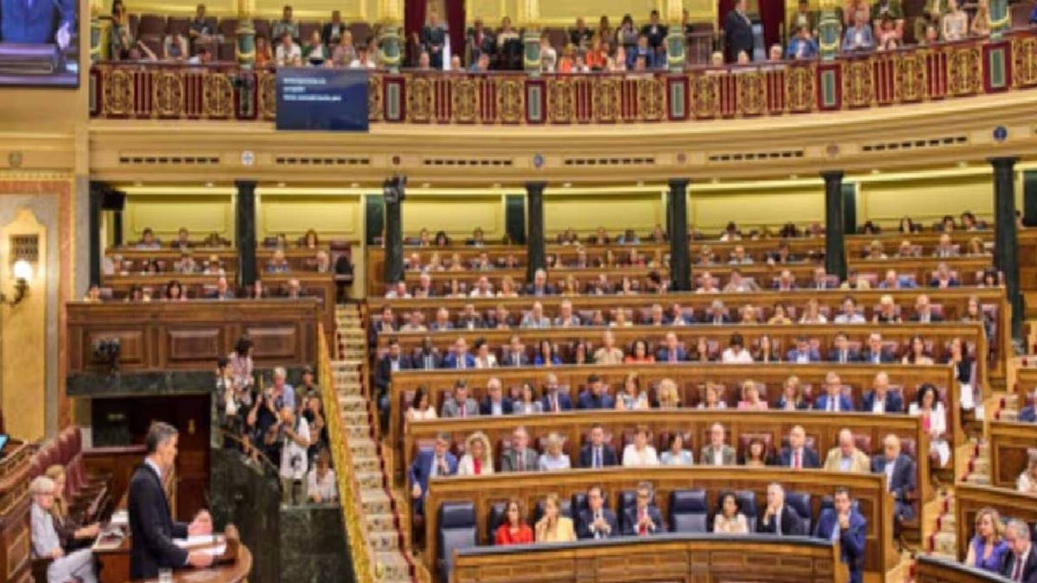 സ്പെയിൻ 5 ലക്ഷം കുടിയേറ്റക്കാർക്ക് അംഗീകാരം നൽകും; എംബസിയുടെ മുന്നിൽ പാക്കിസ്ഥാനികളുടെ നീണ്ട നിര