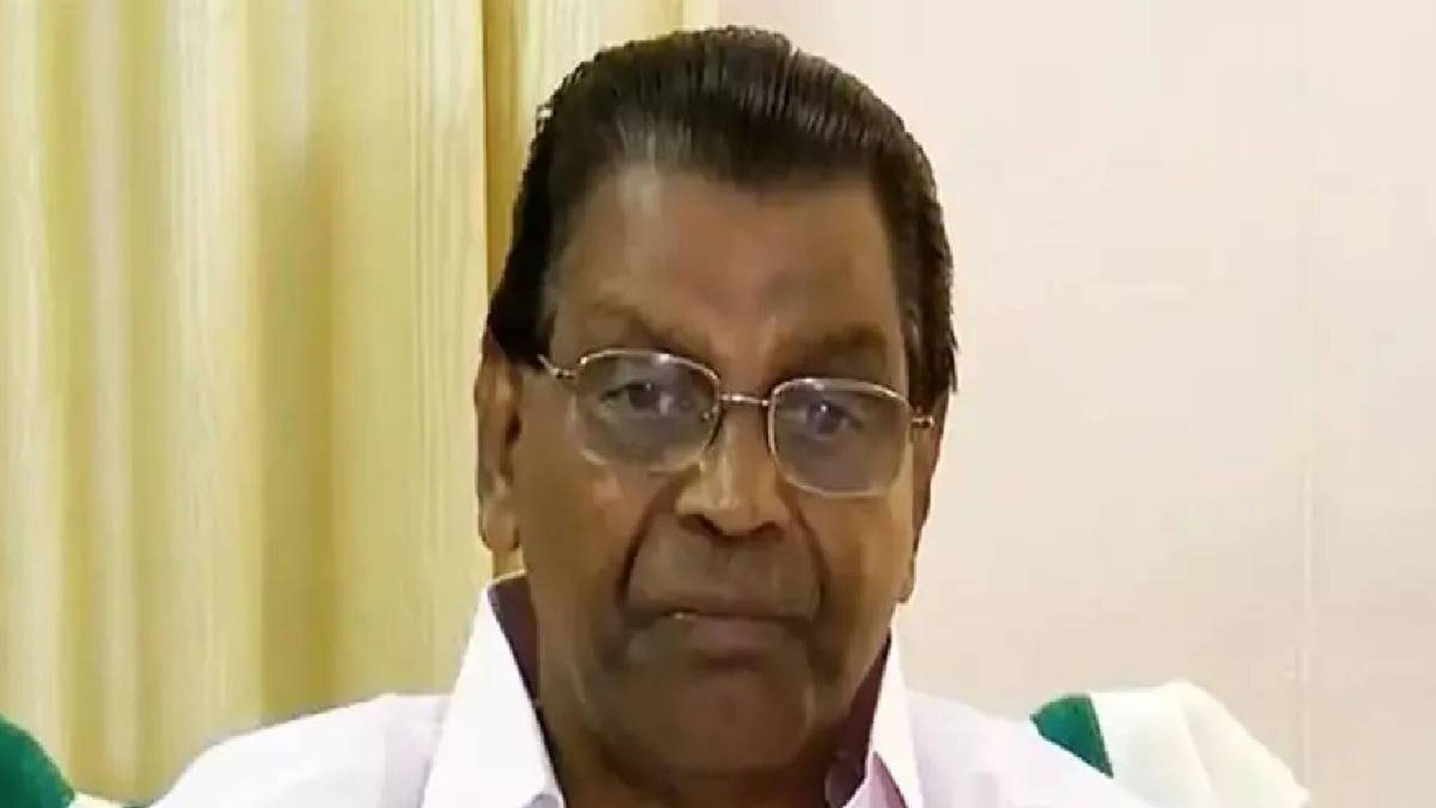 ആധാർ നമ്പർ ഉപയോ​ഗിച്ച് കുറ്റകൃത്യം നടന്നു; തിരുവഞ്ചൂർ രാധാകൃഷ്ണന് വാട്സ്ആപ് വഴി വെർച്വൽ അറസ്റ്റ് ഭീഷണി