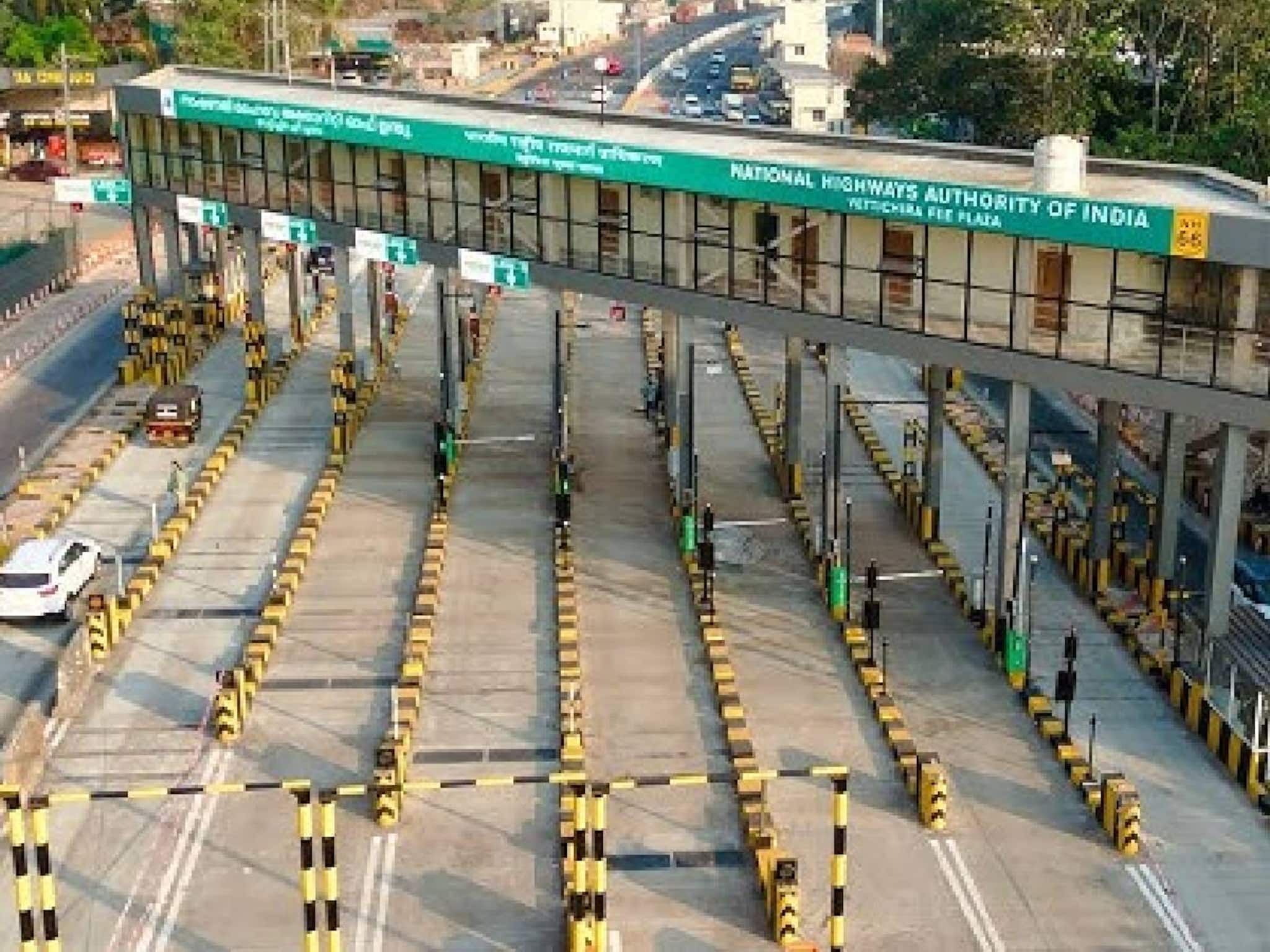 മലപ്പുറം ജില്ലയിലെ ഏക ടോള്പ്ലാസയില് ഈ മാസം 30 മുതല് ടോള്പിരിവ് ആരംഭിക്കും മലപ്പുറം ജില്ലയിലെ ഏക ടോള്പ്ലാസയില് ഈ മാസം 30 മുതല് ടോള്പിരിവ് ആരംഭിക്കും