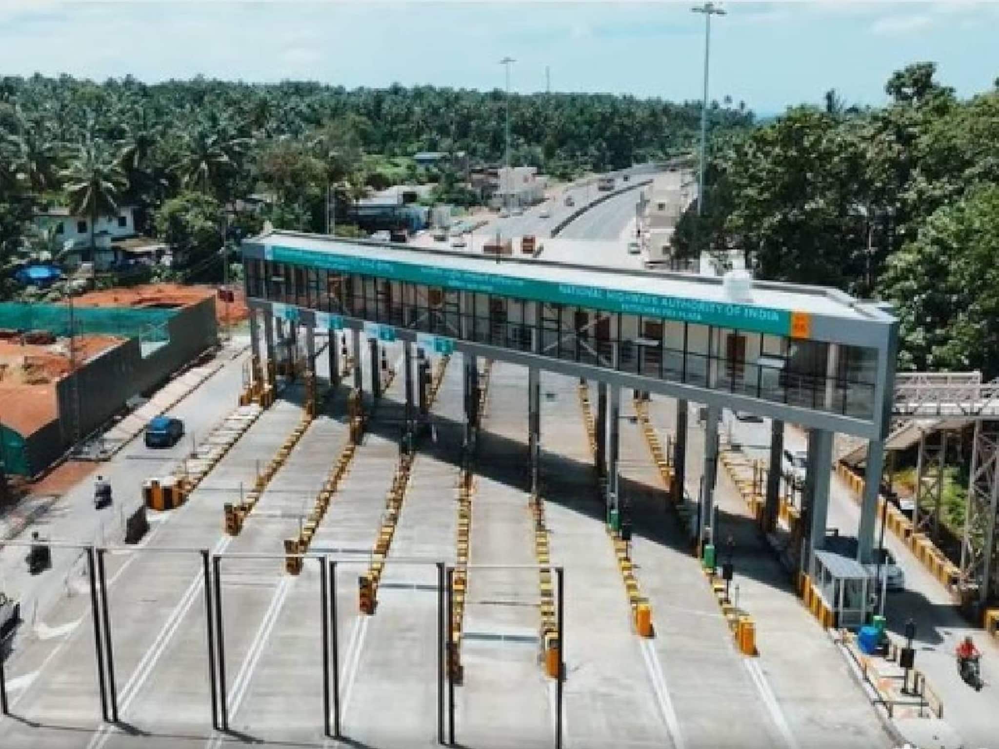 പ്രതിഷേധം അടങ്ങുന്നില്ല; മലപ്പുറം ജില്ലയിലെ ഏക ടോള്പ്ലാസ പ്രവര്ത്തനസജ്ജമായി; ടോള്പിരിവ് ആരംഭിച്ചു പ്രതിഷേധം അടങ്ങുന്നില്ല; മലപ്പുറം ജില്ലയിലെ ഏക ടോള്പ്ലാസ പ്രവര്ത്തനസജ്ജമായി; ടോള്പിരിവ് ആരംഭിച്ചു