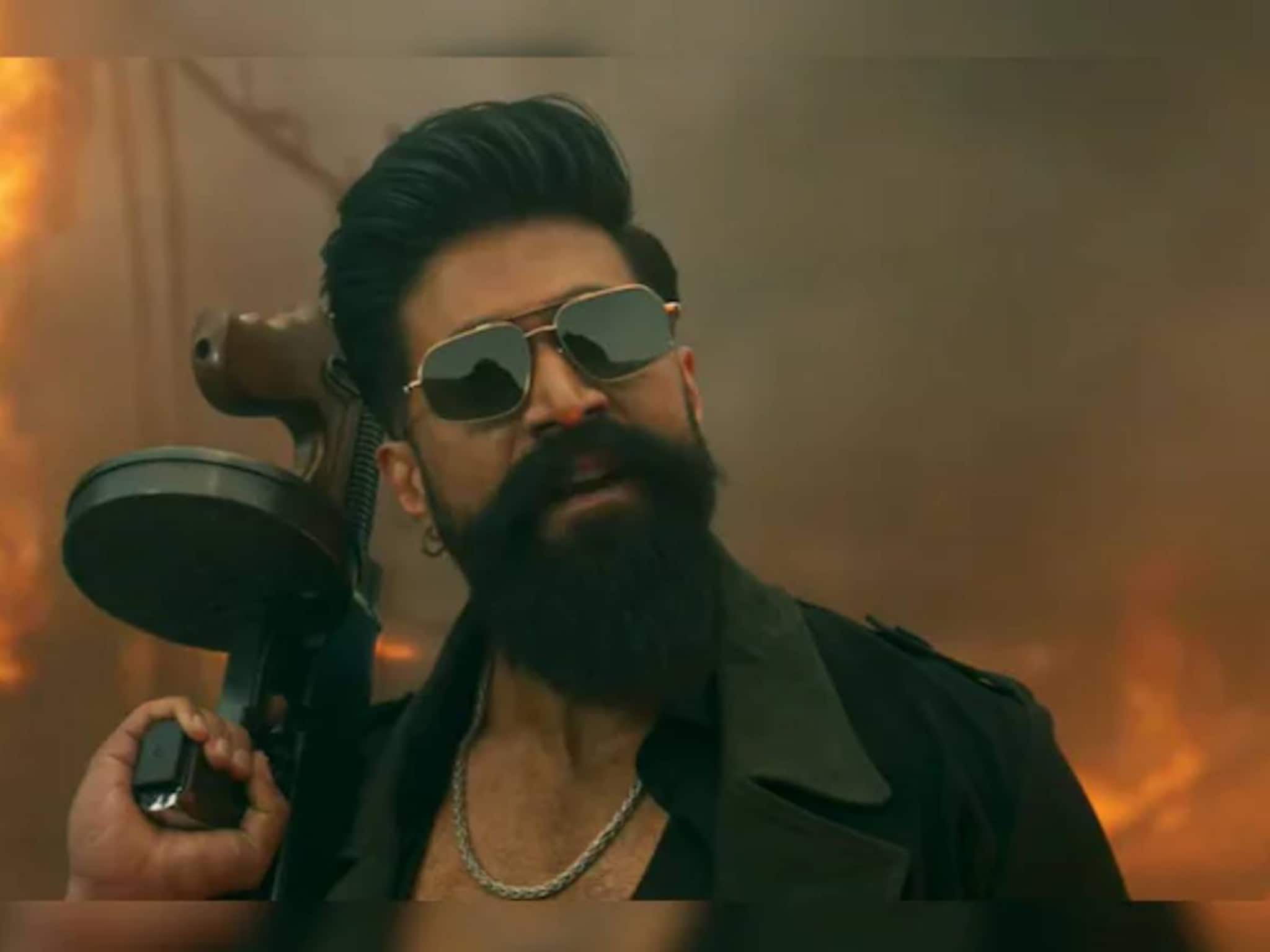 Toxic: യഷിന് ആരും പ്രതീക്ഷിക്കാത്ത ഇൻട്രോ നൽകി ​ഗീതു മോഹൻദാസ്; 'ടോക്സിക്' ടീസർ