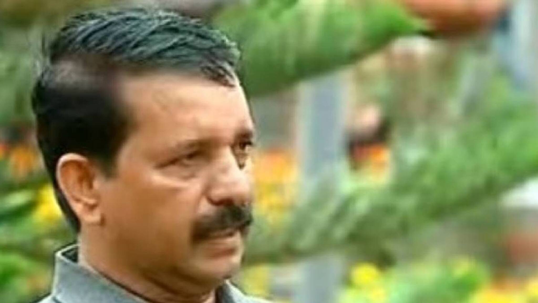 വി.എസ്. അച്യുതാനന്ദന്റെ പി.എ. സുരേഷിനെ മലമ്പുഴയിൽ സ്ഥാനാർത്ഥിയാക്കാൻ കോൺഗ്രസ് നീക്കം