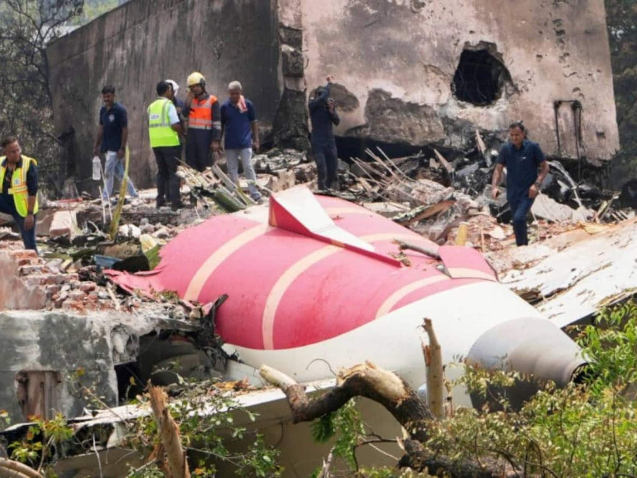 അഹമ്മദാബാദ് വിമാനാപകടം; 'പൈലറ്റ് മനഃപൂർവം ഇന്ധന സ്വിച്ചുകൾ ഓഫാക്കി'; വെളിപ്പെടുത്തലുമായി ഇറ്റാലിയൻ പത്രം