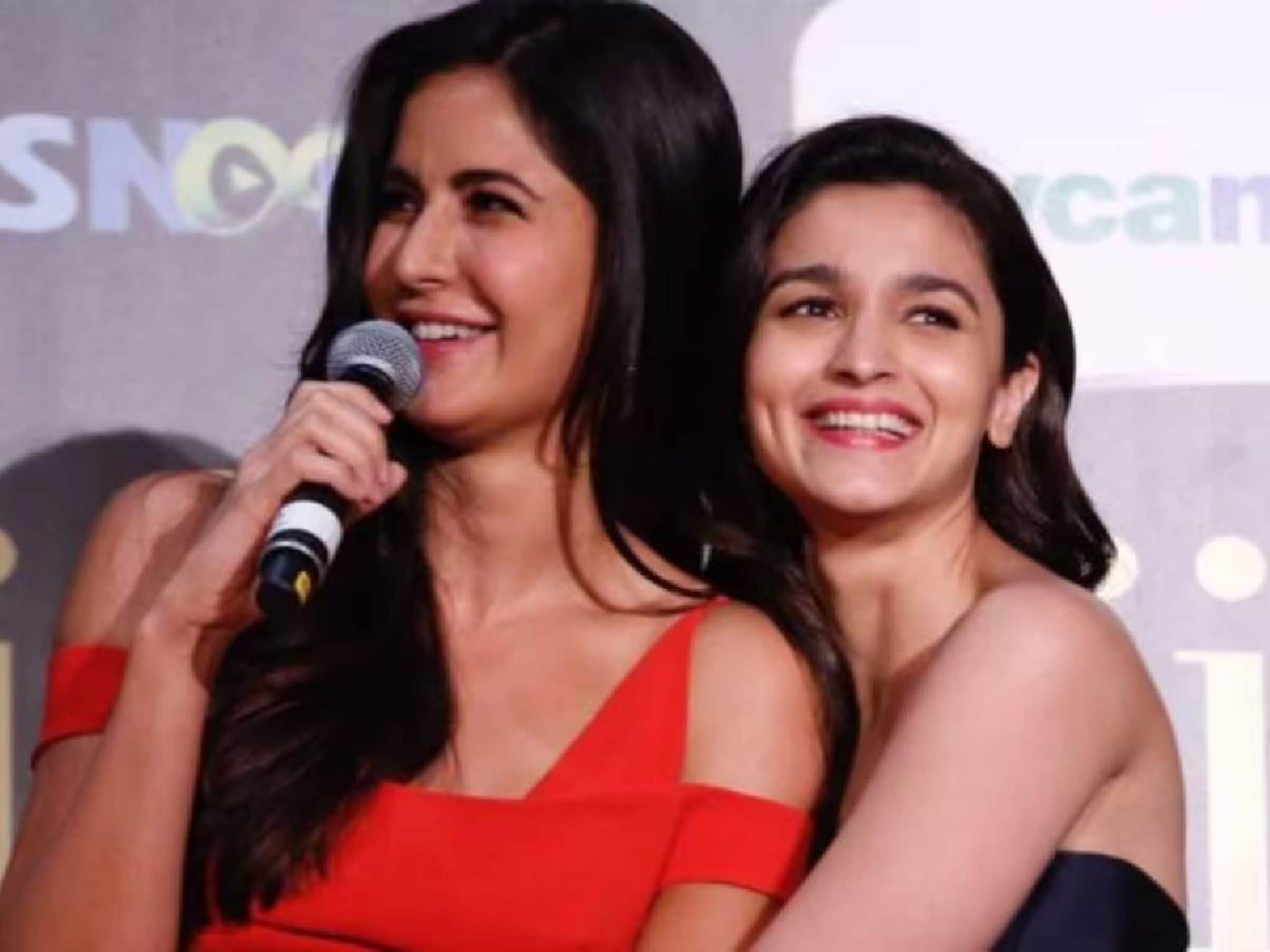 കത്രീനയുടെ കുഞ്ഞിന് ആലിയ ഭട്ടിന്റെ സമ്മാനം; നന്ദി പറഞ്ഞ് കത്രീന കൈഫ് കത്രീനയുടെ കുഞ്ഞിന് ആലിയ ഭട്ടിന്റെ സമ്മാനം; നന്ദി പറഞ്ഞ് കത്രീന കൈഫ്