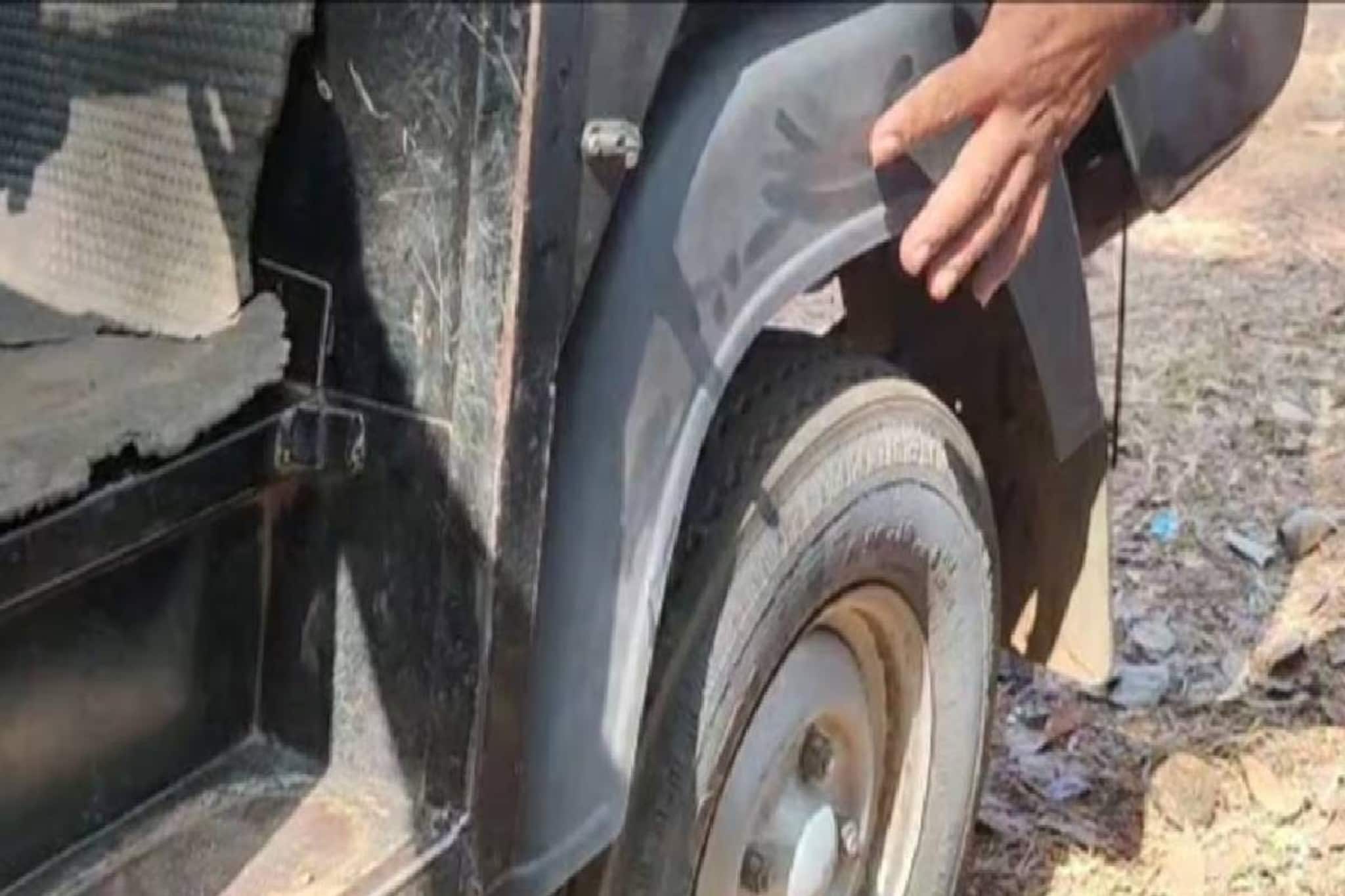 ഓട്ടോറിക്ഷ സ്ഫോടക വസ്തുവിന് മുകളിൽ;സ്കൂൾ കുട്ടികൾ രക്ഷപ്പെട്ടത് തലനാരിഴയ്ക്ക്