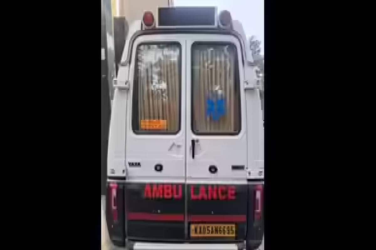 ട്രാഫിക് ഒഴിവാക്കി വേഗത്തിൽ വീട്ടിലെത്താൻ 'സൈറൺ' മുഴക്കി പാച്ചിൽ; ബെംഗളൂരുവിൽ ആംബുലൻസ് ഡ്രൈവർ പിടിയിൽ