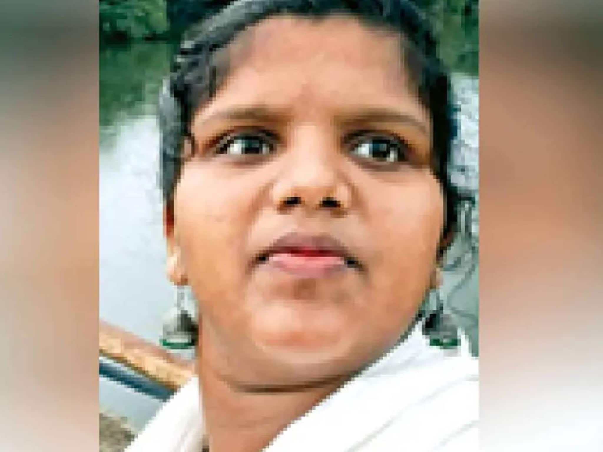 പത്തനംതിട്ടയിൽ പശുവിനെ തീറ്റാൻപോയ ഭിന്നശേഷിക്കാരിയായ 17 കാരി വയലിൽ മരിച്ചനിലയിൽ