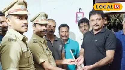 സുരക്ഷാ ഉപകരണങ്ങള്‍ പി.വി സജിത്ത്  സഹപ്രവര്‍ത്തകര്‍ക്ക് കൈമാറുന്നു 