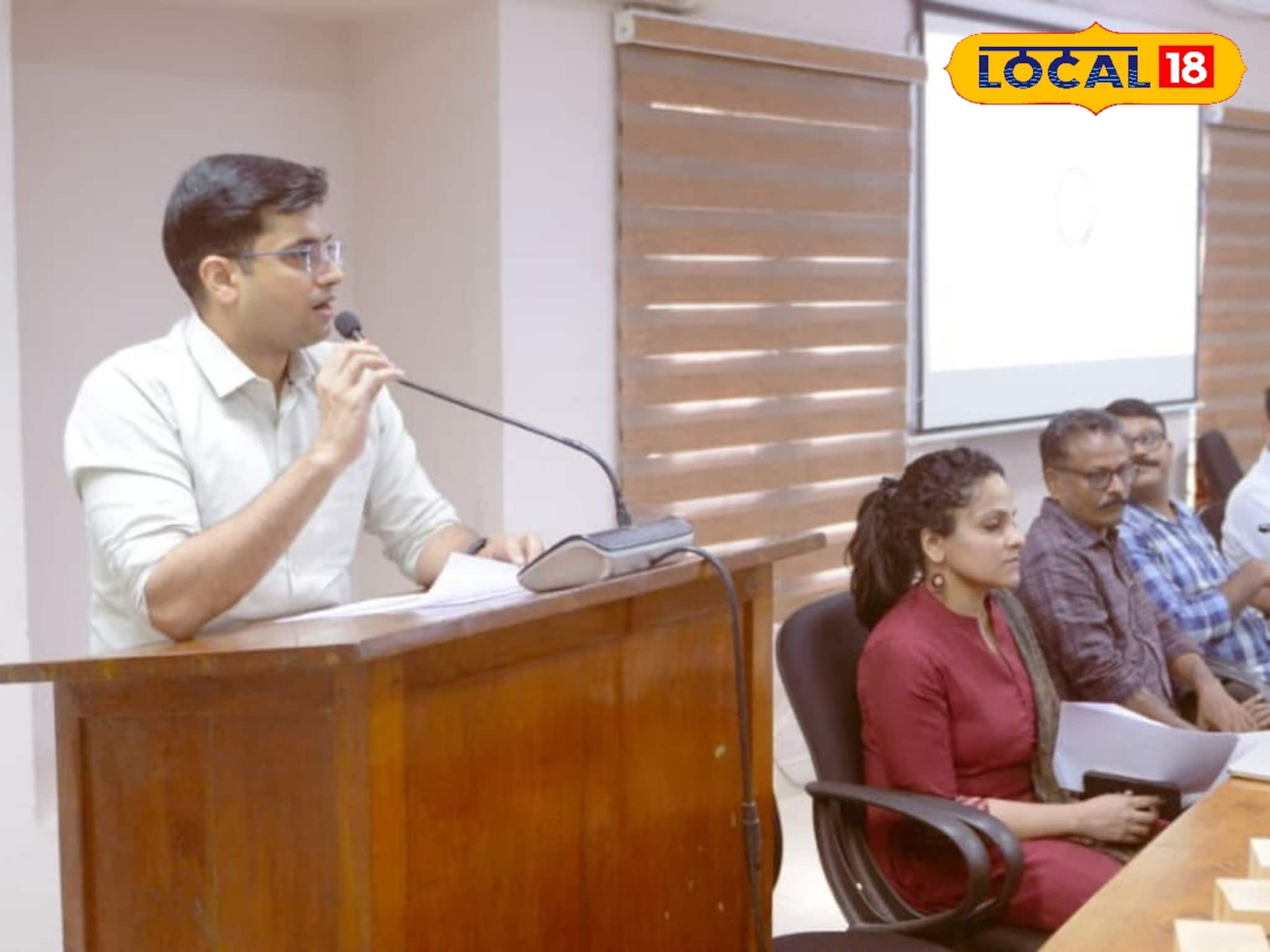 ജനാധിപത്യത്തിൻ്റെ കാവലാളുകൾക്ക് ആദരം; കോഴിക്കോട് ജില്ലാതല വോട്ടേഴ്സ് ദിന അവാർഡുകൾ വിതരണം ചെയ്തു