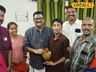 പിയൂഷിനെ ആദരിക്കുന്നു