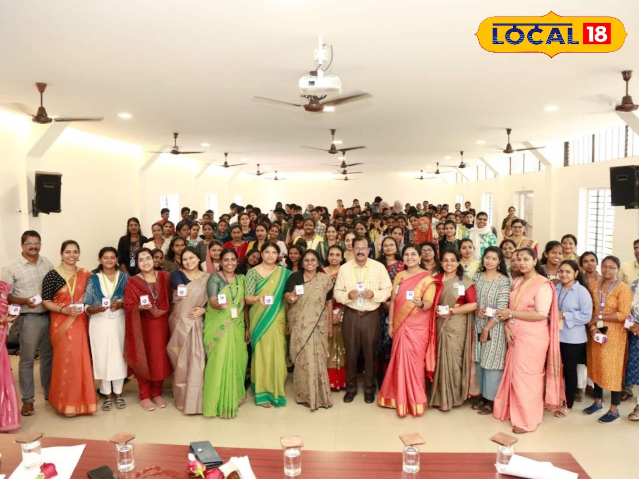 ആർത്തവ ശുചിത്വത്തിൽ വിപ്ലവം; അക്വിനാസ് കോളേജിൽ സൗജന്യ മെൻസ്ട്രുവൽ കപ്പ് വിതരണം