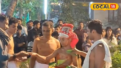 കാരണവർ തെയ്യത്തിന്‍റെ വെള്ളാട്ടം കെട്ടിയാടി സൂര്യദേവ്