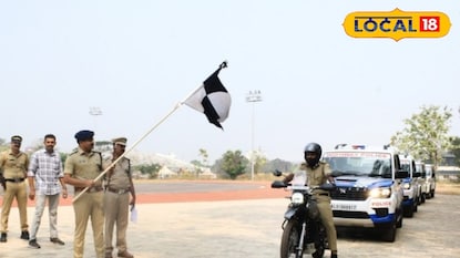 കണ്ണൂർ പോലീസിന് ലഭിച്ച വാഹനങ്ങൾ കമീഷണർ ഫ്ലാഗ് ഓഫ് ചെയ്യുന്നു കണ്ണൂർ പോലീസിന് ലഭിച്ച വാഹനങ്ങൾ കമീഷണർ ഫ്ലാഗ് ഓഫ് ചെയ്യുന്നു