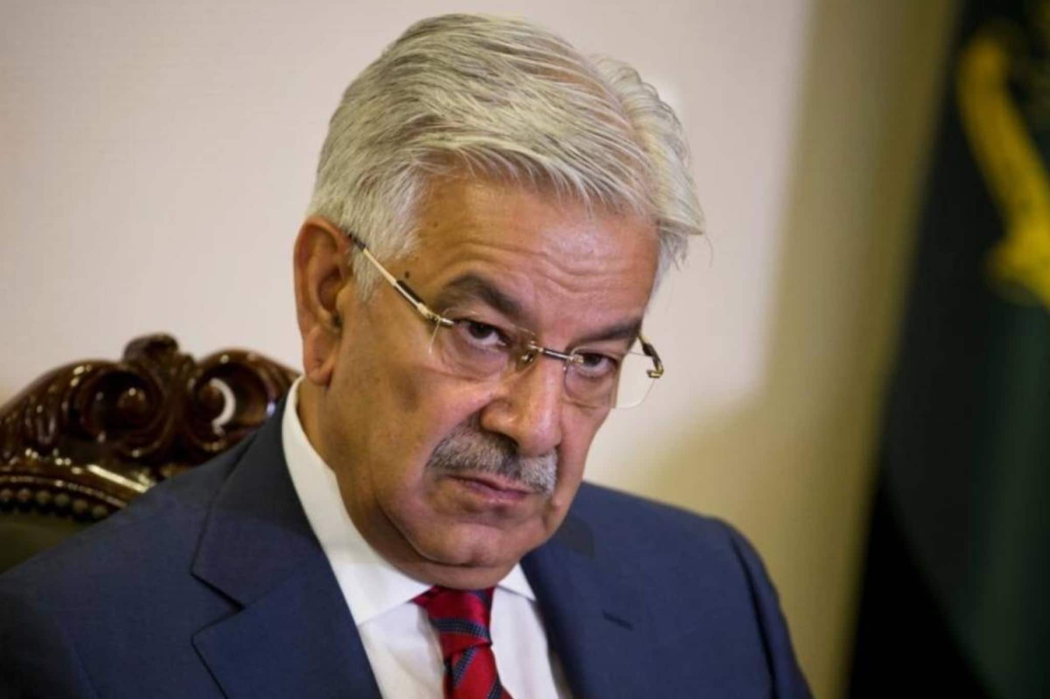 ശെ മോശം!'അമേരിക്ക പാകിസ്ഥാനെ ടോയ്‌ലറ്റ് പേപ്പറിനേക്കാൾ മോശമായി കൈകാര്യം ചെയ്ത് വലിച്ചെറിഞ്ഞു'; പാക് പ്രതിരോധമന്ത്രി