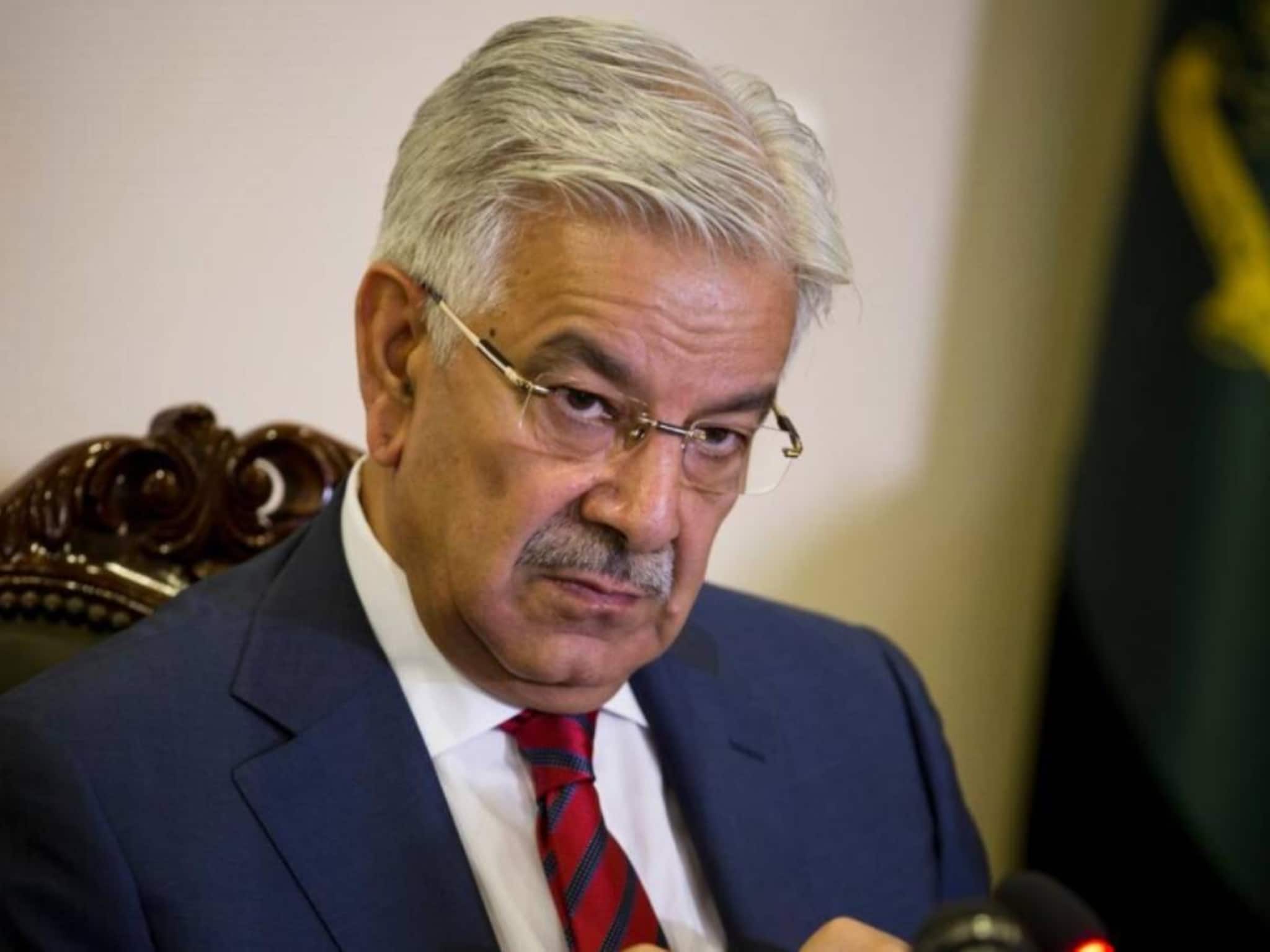 ശെ മോശം!'അമേരിക്ക പാകിസ്ഥാനെ ടോയ്‌ലറ്റ് പേപ്പറിനേക്കാൾ മോശമായി കൈകാര്യം ചെയ്ത് വലിച്ചെറിഞ്ഞു'; പാക് പ്രതിരോധമന്ത്രി