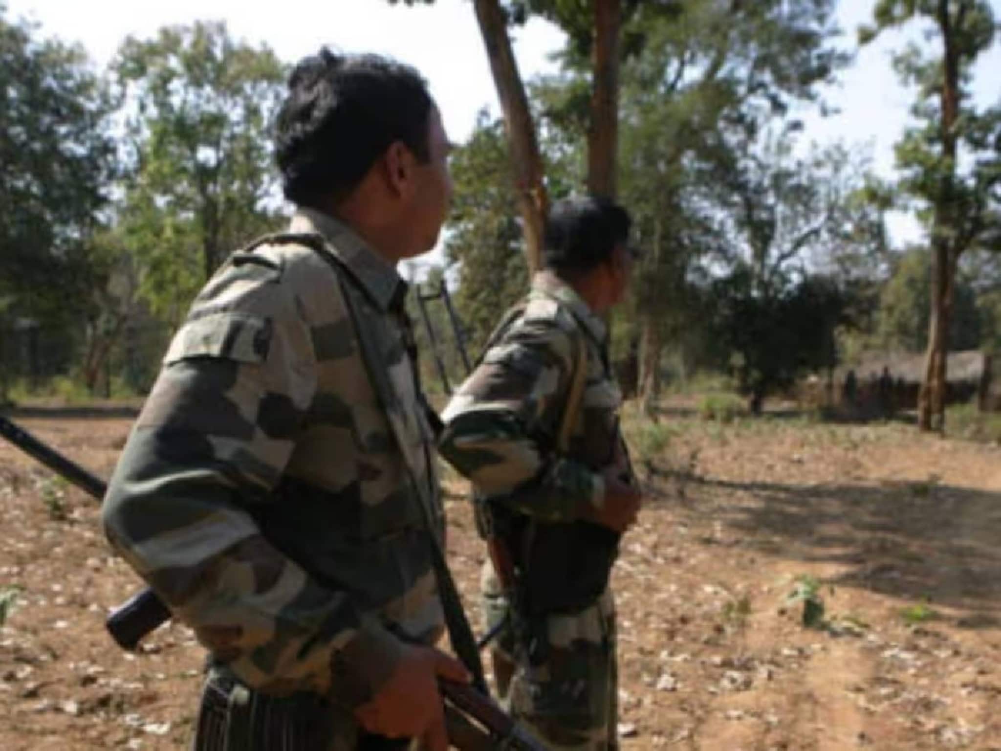 മൂന്ന് ലക്ഷം രൂപ തലയ്ക്ക് വിലയിട്ട മാവോയിസ്റ്റ് നേതാവും കീഴടങ്ങി; ബീഹാർ നക്സൽ വിമുക്ത സംസ്ഥാനമായെന്ന് പൊലീസ്