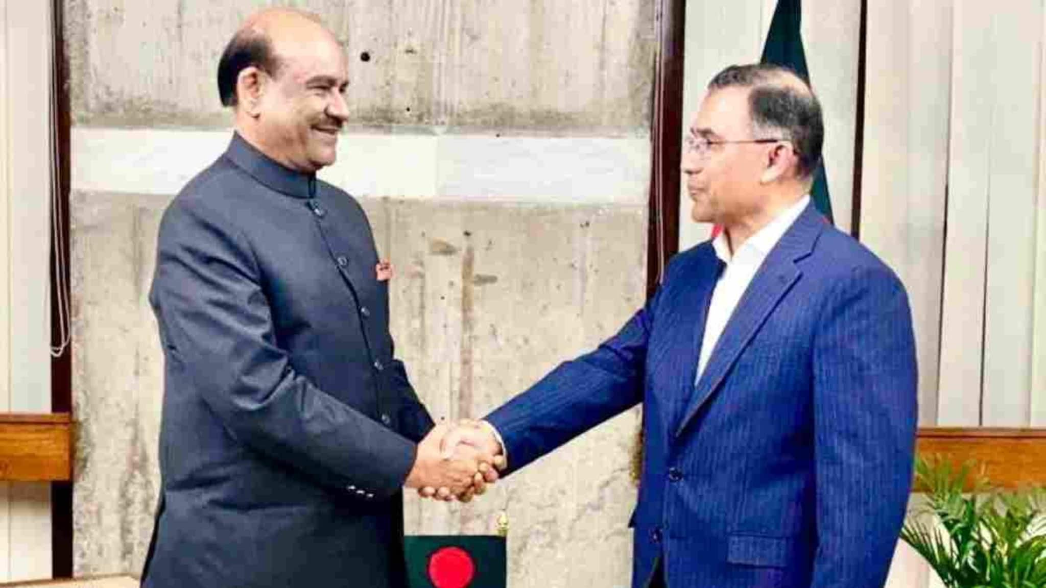 ബംഗ്ലാദേശിൽ താരിഖ് റഹ്മാന്റെ സത്യപ്രതിജ്ഞാ ചടങ്ങിൽ സ്പീക്കർ ഓം ബിർള; പ്രധാനമന്ത്രി മോദിയുടെ ക്ഷണം കൈമാറി