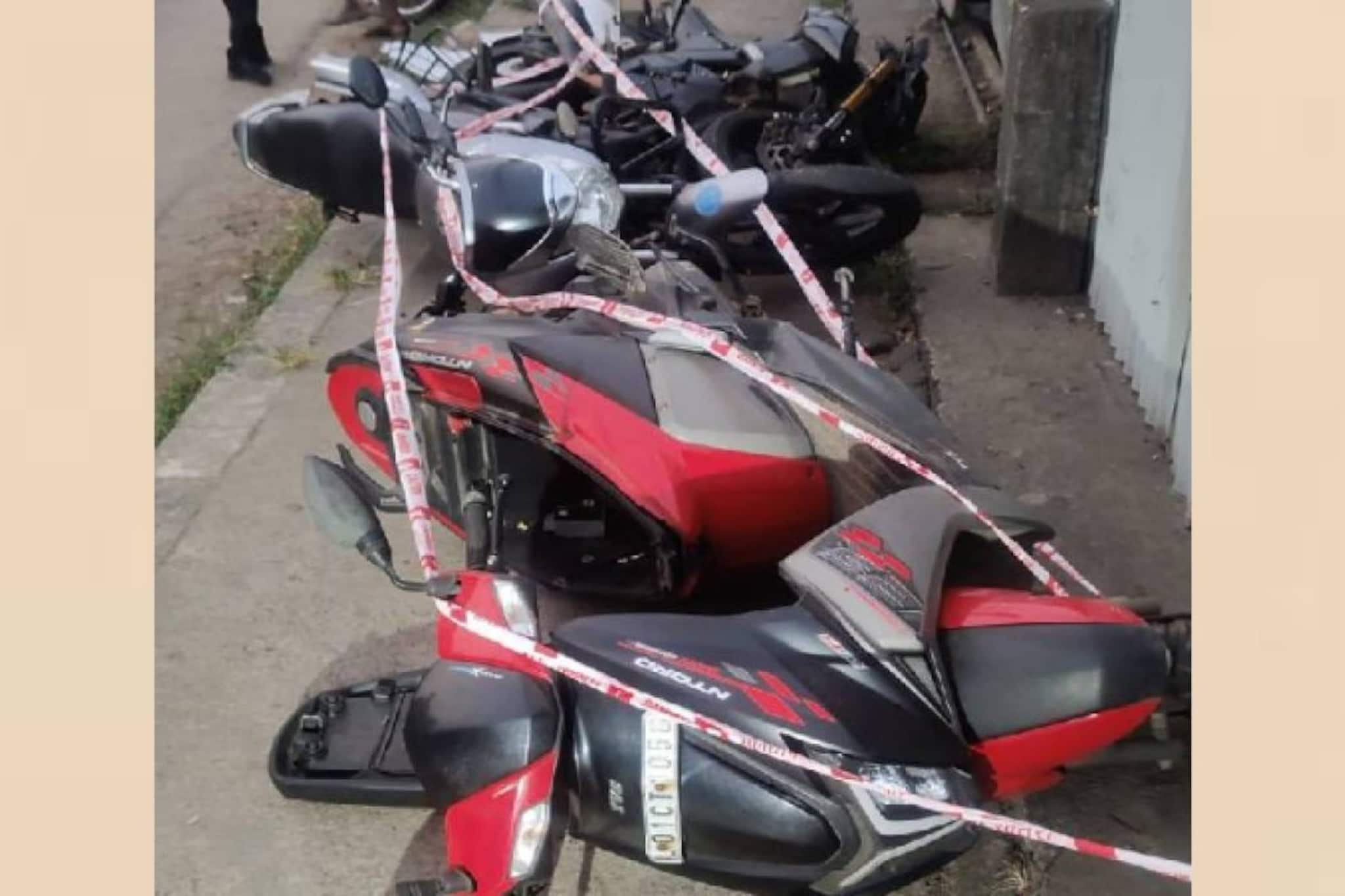 സംസ്ഥാനത്ത് രണ്ട് വാഹനാപകടങ്ങളിലായി ആറ് യുവാക്കൾ മരിച്ചു; രണ്ട് പേർ ഗുരുതരാവസ്ഥയിൽ സംസ്ഥാനത്ത് രണ്ട് വാഹനാപകടങ്ങളിലായി ആറ് യുവാക്കൾ മരിച്ചു; രണ്ട് പേർ ഗുരുതരാവസ്ഥയിൽ