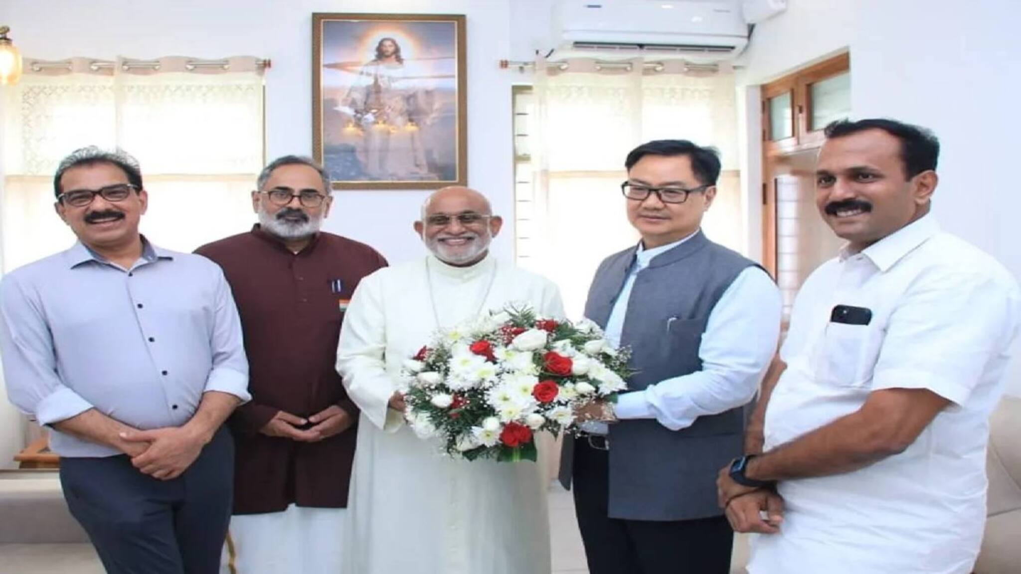 ക്രൈസ്തവർക്ക് അതിന്യൂനപക്ഷ പദവി നൽകണമെന്ന് മേജർ ആർച്ച് ബിഷപ്പ്; പരിഗണിക്കുമെന്ന് കേന്ദ്ര മന്ത്രി കിരണ്‍ റിജിജു