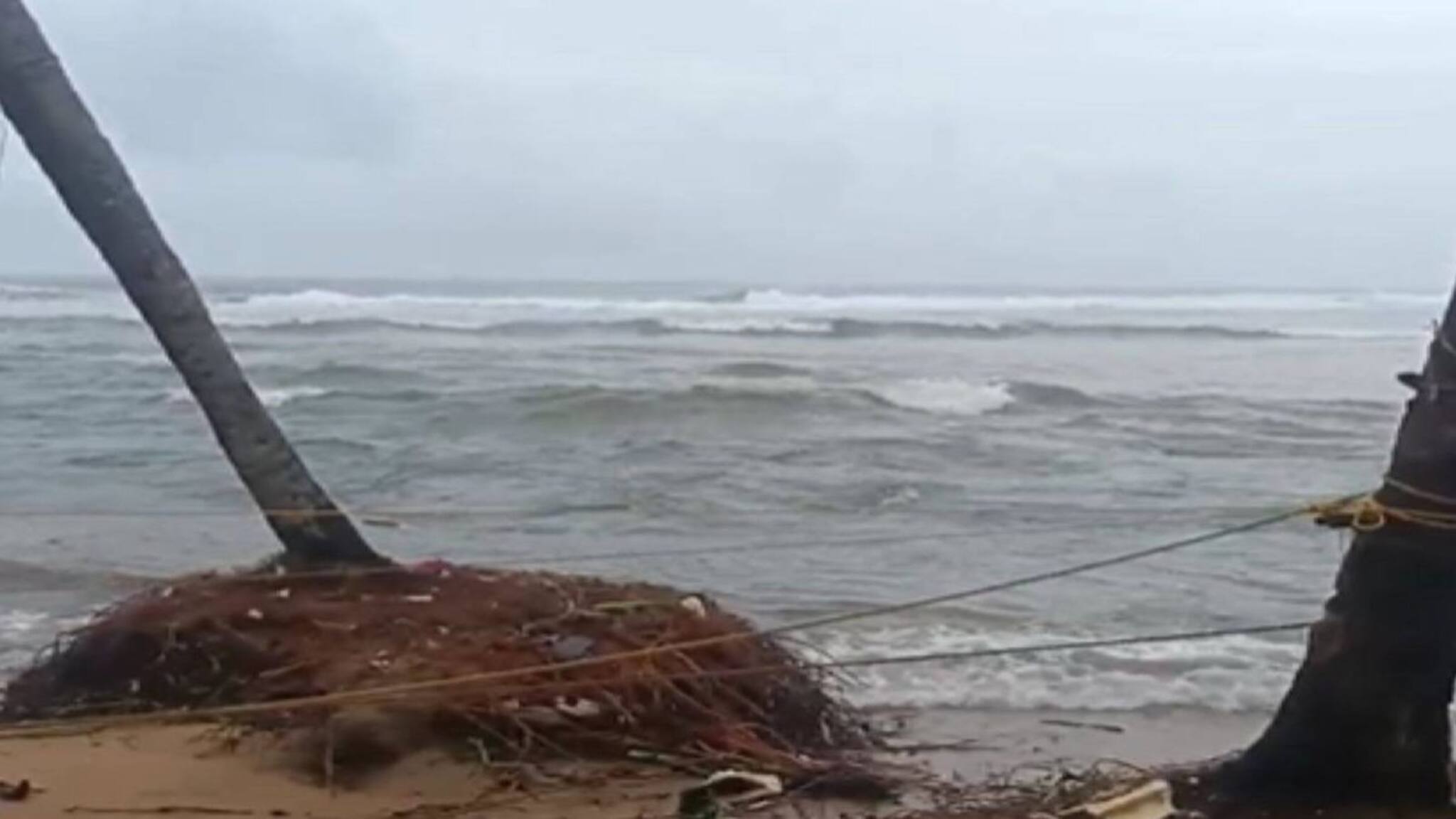 വേളി കടലില്‍ കൈകൾ കൂട്ടിക്കെട്ടിയ നിലയിൽ യുവതിയുടെ മൃതദേഹം കണ്ടെത്തി; കൊലപാതകമെന്ന് സംശയം