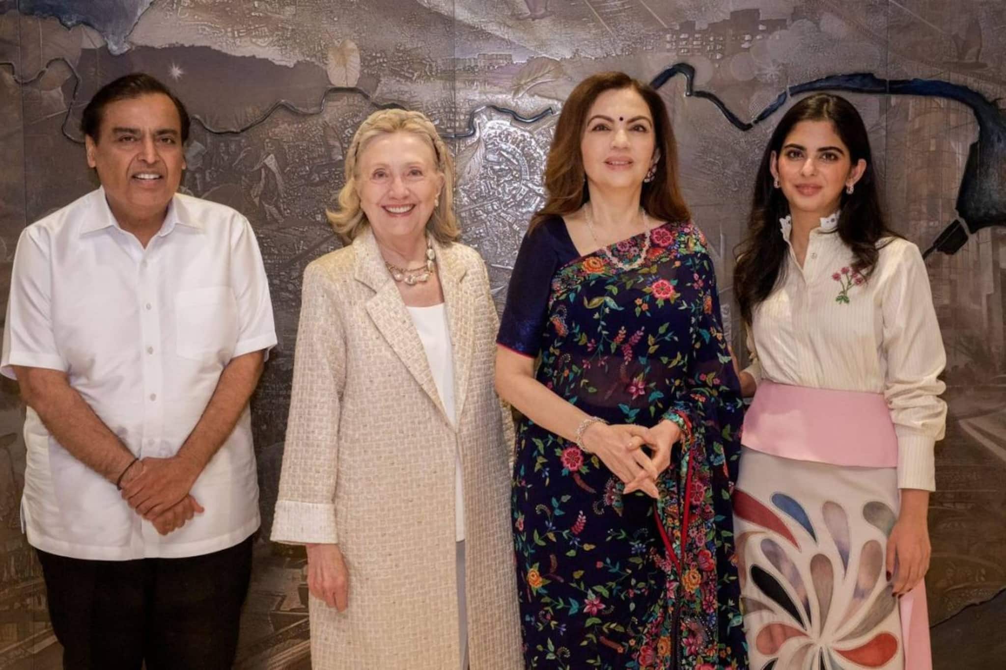 ഹിലരി ക്ലിന്റണ് ആതിഥേയരായി മുകേഷ് അംബാനിയും നിത അംബാനിയും 