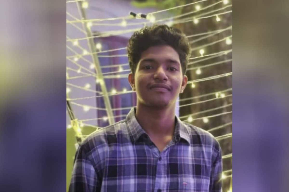 കൊച്ചി മുനമ്പത്ത് പഫ്സ് കഴിക്കുന്നതിനിടെ വിദ്യാർത്ഥി കുഴഞ്ഞുവീണു മരിച്ചു