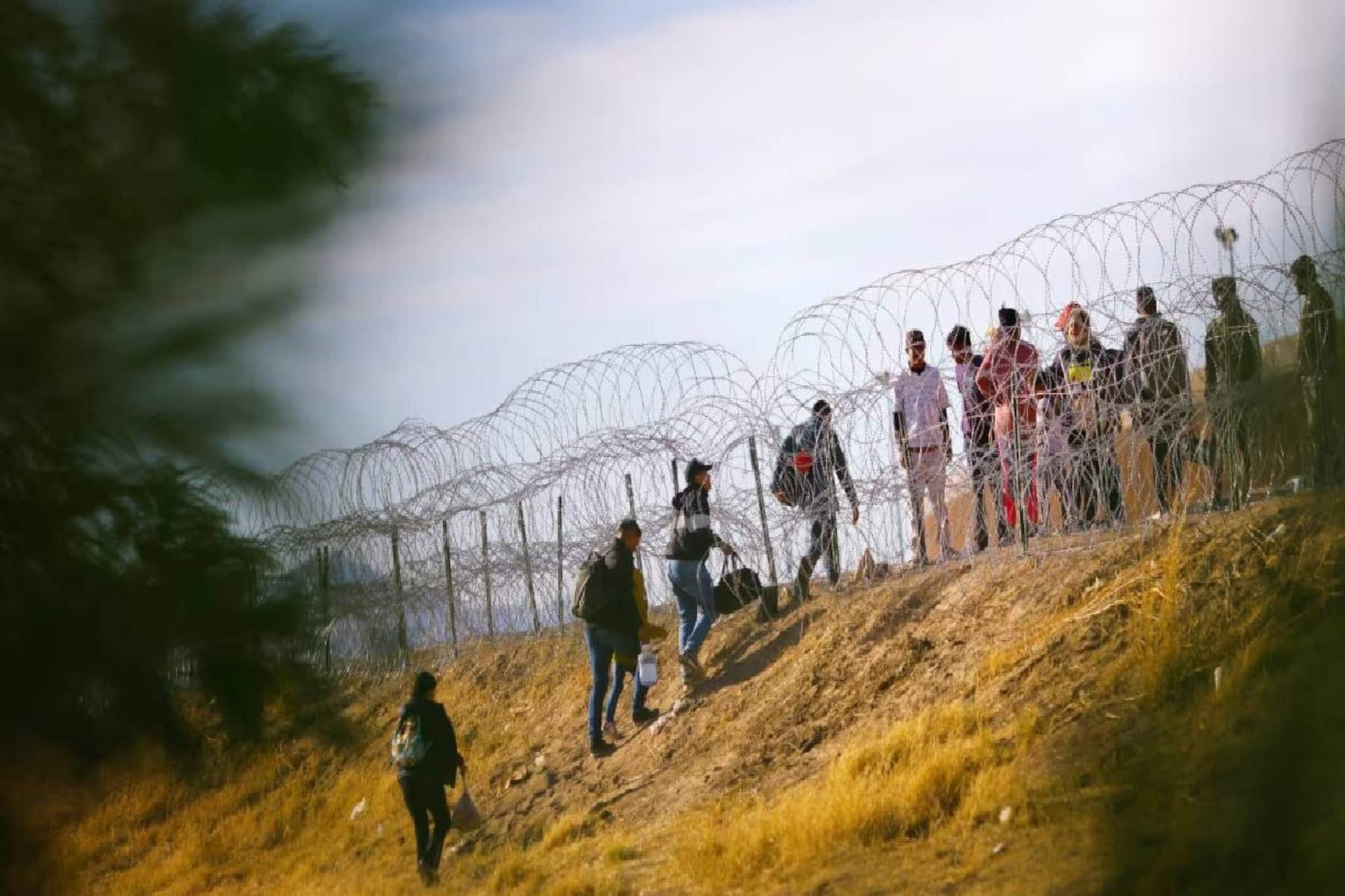 'ഡോങ്കി റൂട്ടി'ലൂടെ അമേരിക്കയിലെത്താൻ ശ്രമിച്ച ഇന്ത്യക്കാരായ യുവാവിനെയും യുവതിയെയും പീഡിപ്പിച്ച് ദൃശ്യങ്ങൾ ലൈവ് സ്ട്രീം ചെയ്തു