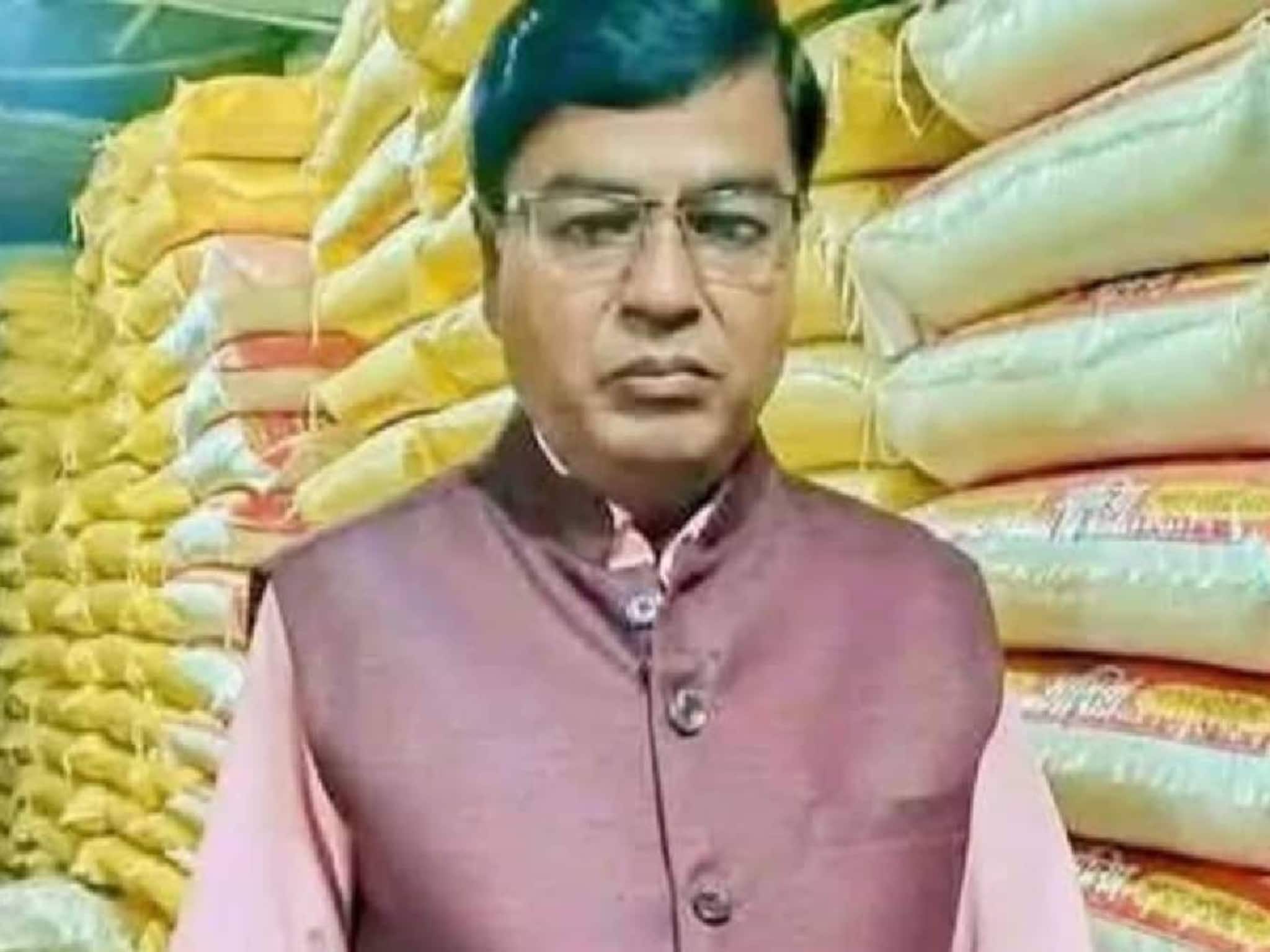 ബംഗ്ലാദേശ് തിരഞ്ഞെടുപ്പിന് മണിക്കൂറുകൾക്ക് മുൻപ് ഹിന്ദു വ്യാപാരി സ്വന്തം കടയ്ക്കുള്ളിൽ കുത്തേറ്റു മരിച്ചു