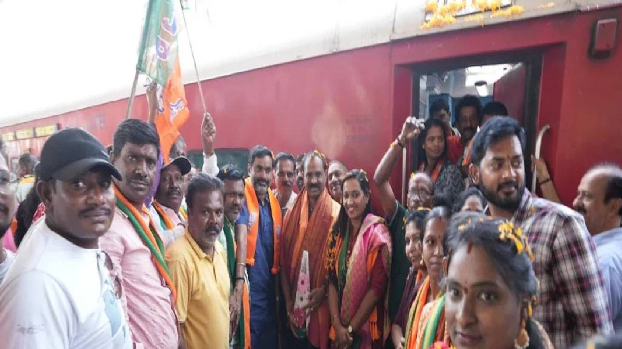 തിരുവനന്തപുരം മേയറും സംഘവും ഡൽഹിയിൽ; ആവേശോജ്ജ്വല സ്വീകരണം നൽകി BJP പ്രവർത്തകർ