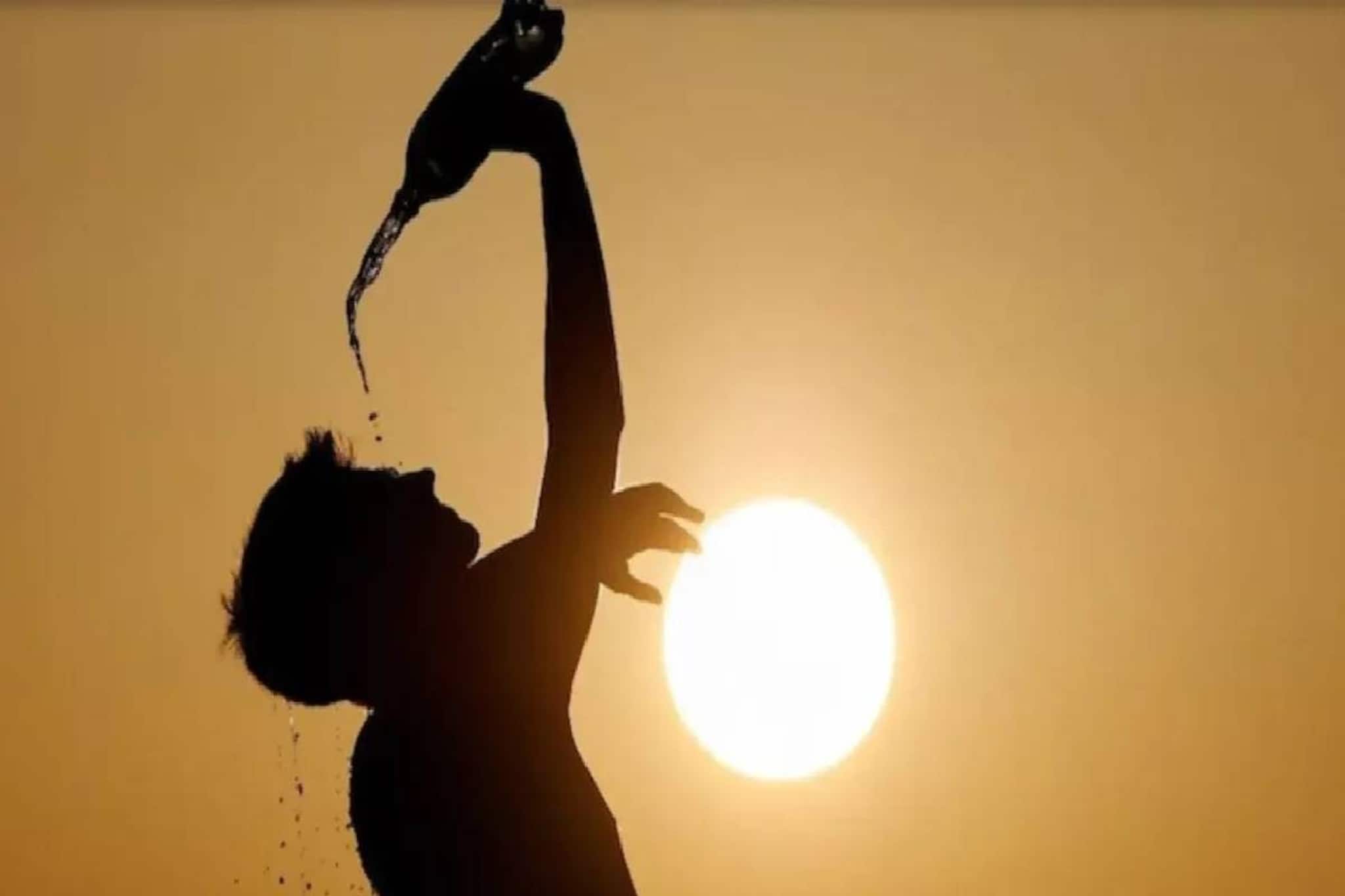 Kerala Weather Update: 11 മണി മുതല്‍ 3 വരെ തുടർച്ചായി സൂര്യപ്രകാരം ഏൽക്കുന്നത് ഒഴിവാക്കുക