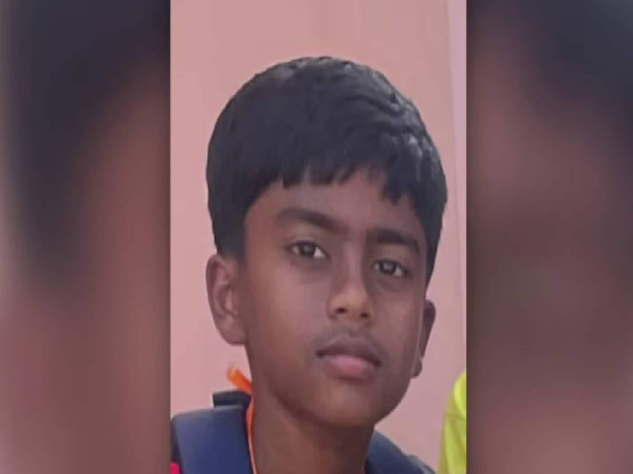 ഫുട്ബോൾ പരിശീലനത്തിന് വിടാത്തതിന്റെ മനോവിഷമത്തിൽ ഏഴാം ക്ലാസുകാരന് ജീവനൊടുക്കിയ നിലയിൽ