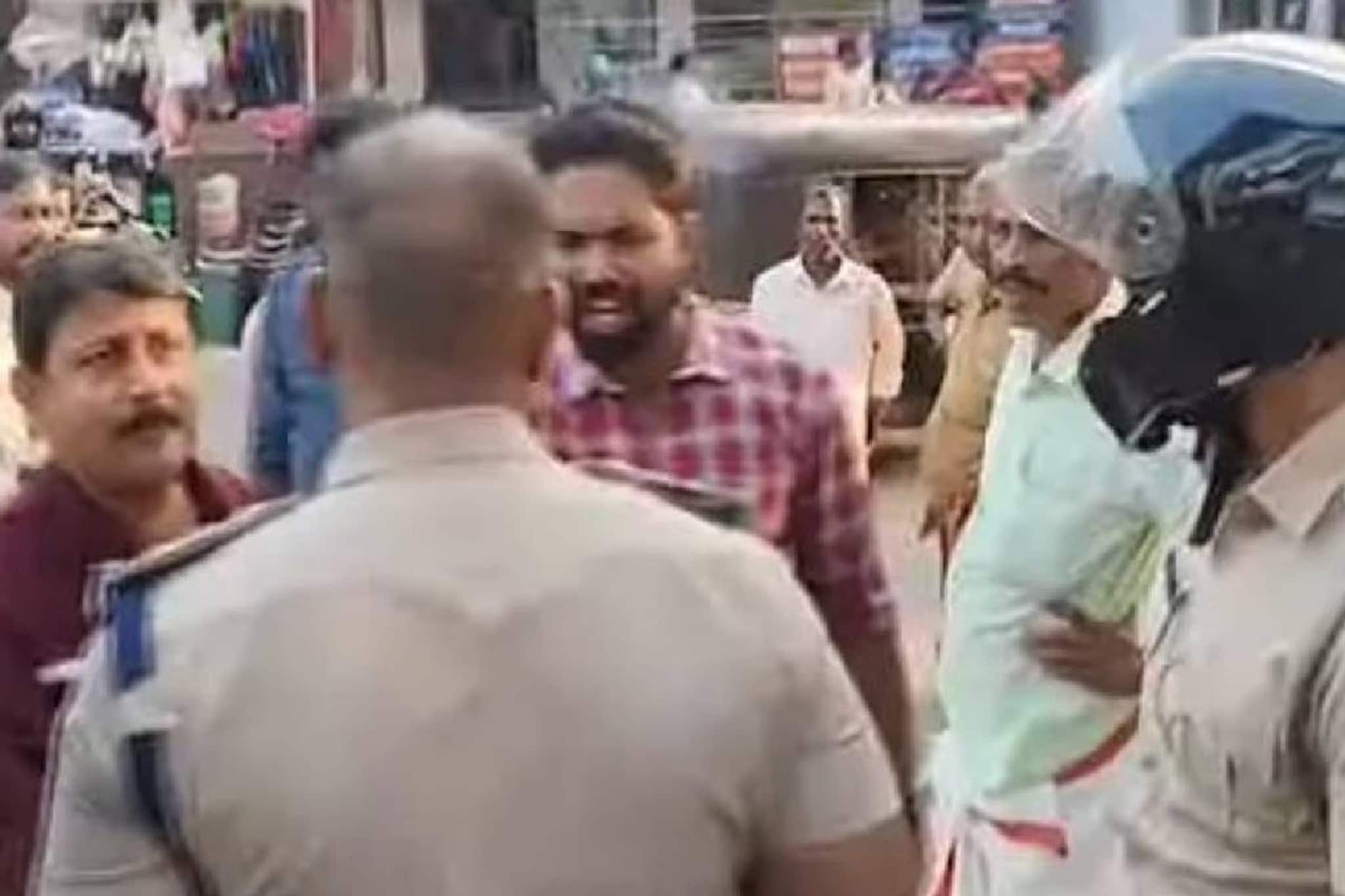 നെടുമങ്ങാട് താലൂക്ക് ആശുപത്രിയിലെ നവജാതശിശുവിന്റെ മരണം; ഡോക്ടർക്ക് നിർബന്ധിത അവധി നെടുമങ്ങാട് താലൂക്ക് ആശുപത്രിയിലെ നവജാതശിശുവിന്റെ മരണം; ഡോക്ടർക്ക് നിർബന്ധിത അവധി