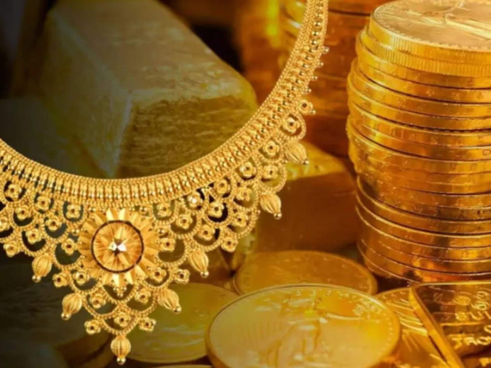 Gold Rate: ഉയർന്ന നിരക്കിൽ തുടർന്ന് സ്വർണവില; നിരക്ക് അറിയാം Gold Rate: ഉയർന്ന നിരക്കിൽ തുടർന്ന് സ്വർണവില; നിരക്ക് അറിയാം