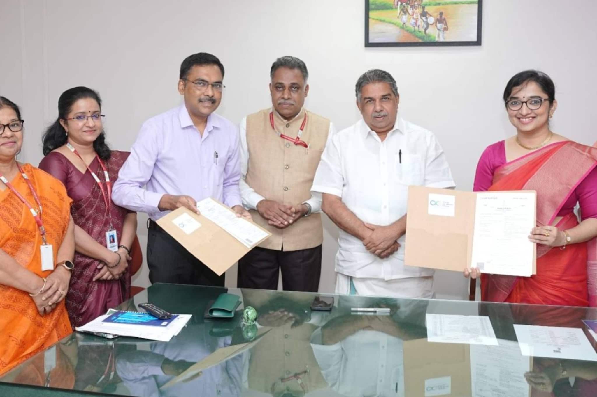 തനത് കലകള് ഡിജിറ്റൽ ദൃശ്യങ്ങളായി മാറ്റും; ഡിജിറ്റൽ യൂണിവേഴ്സിറ്റിയും സാംസ്കാരികവകുപ്പും ധാരണാപത്രത്തിൽ ഒപ്പുവെച്ചു തനത് കലകള് ഡിജിറ്റൽ ദൃശ്യങ്ങളായി മാറ്റും; ഡിജിറ്റൽ യൂണിവേഴ്സിറ്റിയും സാംസ്കാരികവകുപ്പും ധാരണാപത്രത്തിൽ ഒപ്പുവെച്ചു