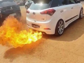 സോഷ്യൽ‌ മീഡിയയിൽ പ്രചരിച്ച വീഡിയോയിൽ നിന്ന്