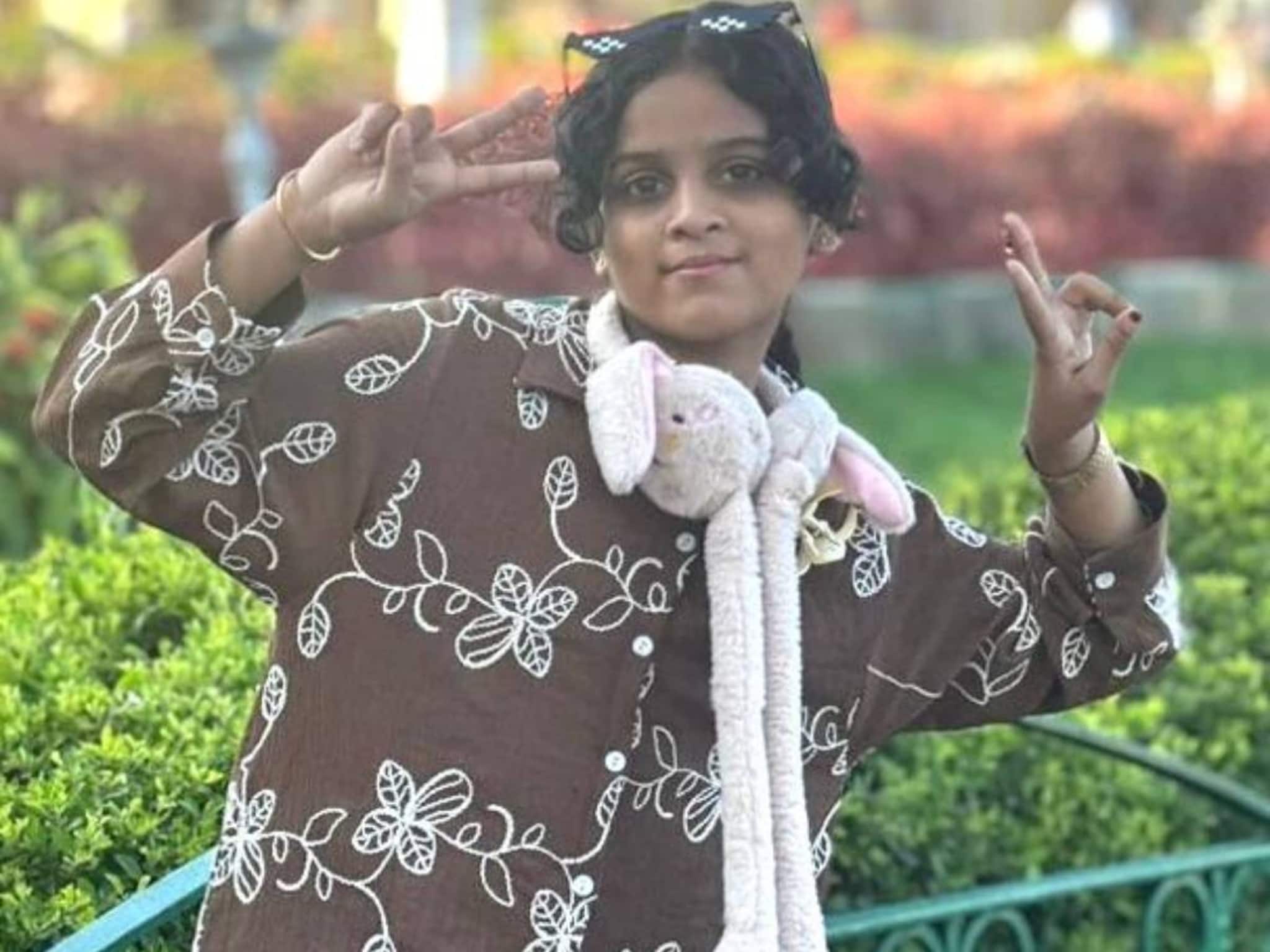 കോഴിക്കോട് വീടിന് മുകളിൽ നിൽ‌ക്കുമ്പോൾ വൈദ്യുതി ലൈനിൽ നിന്ന് ഷോക്കേറ്റ് 12കാരി മരിച്ചു