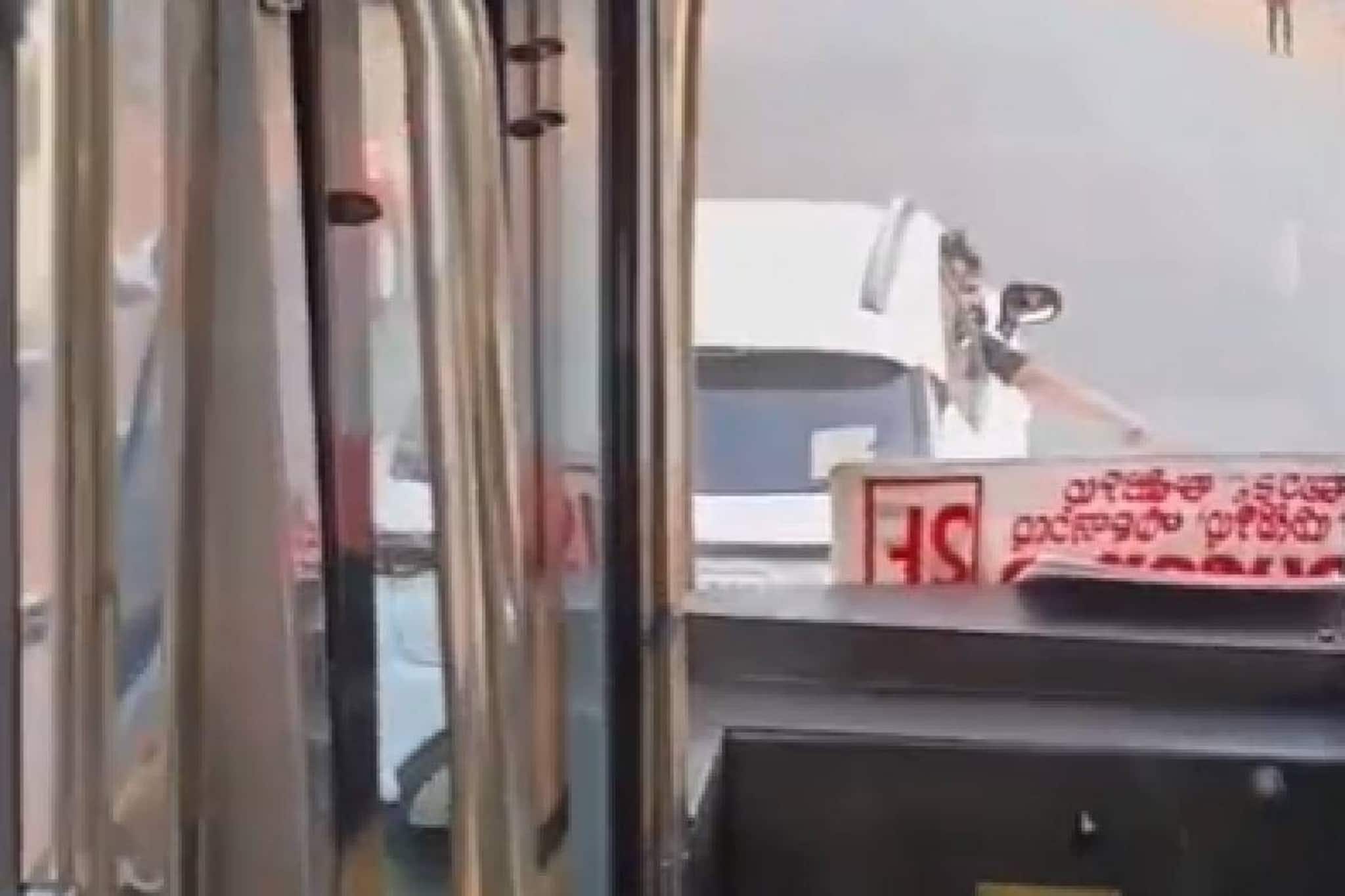 ആർക്കാ ഇത്ര ധൃതി? KSRTC ബസിനെ മണിക്കൂറുകളോളം ഓവർ ടേക്ക് ചെയ്യാൻ സമ്മതിക്കാതെ കാർ