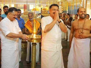 പെരുമ്പറമ്പ് മഹാശിവക്ഷേത്രത്തിൽ കെ ടി ജലീൽ 