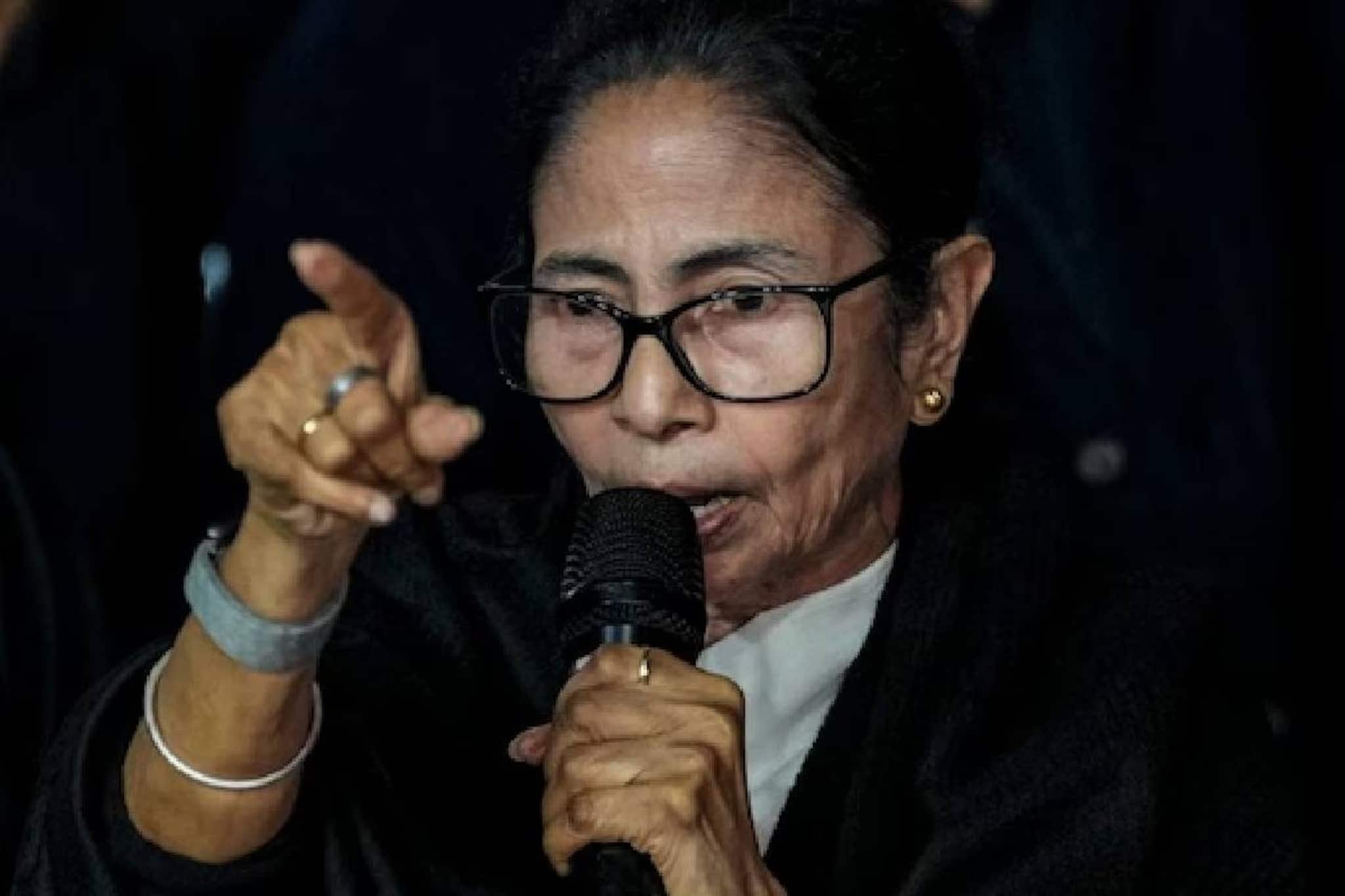 സുപ്രീം കോടതിയിൽ സ്വന്തമായി കേസ് വാദിച്ച് ബംഗാൾ മുഖ്യമന്ത്രി മമതാ ബാനർജി