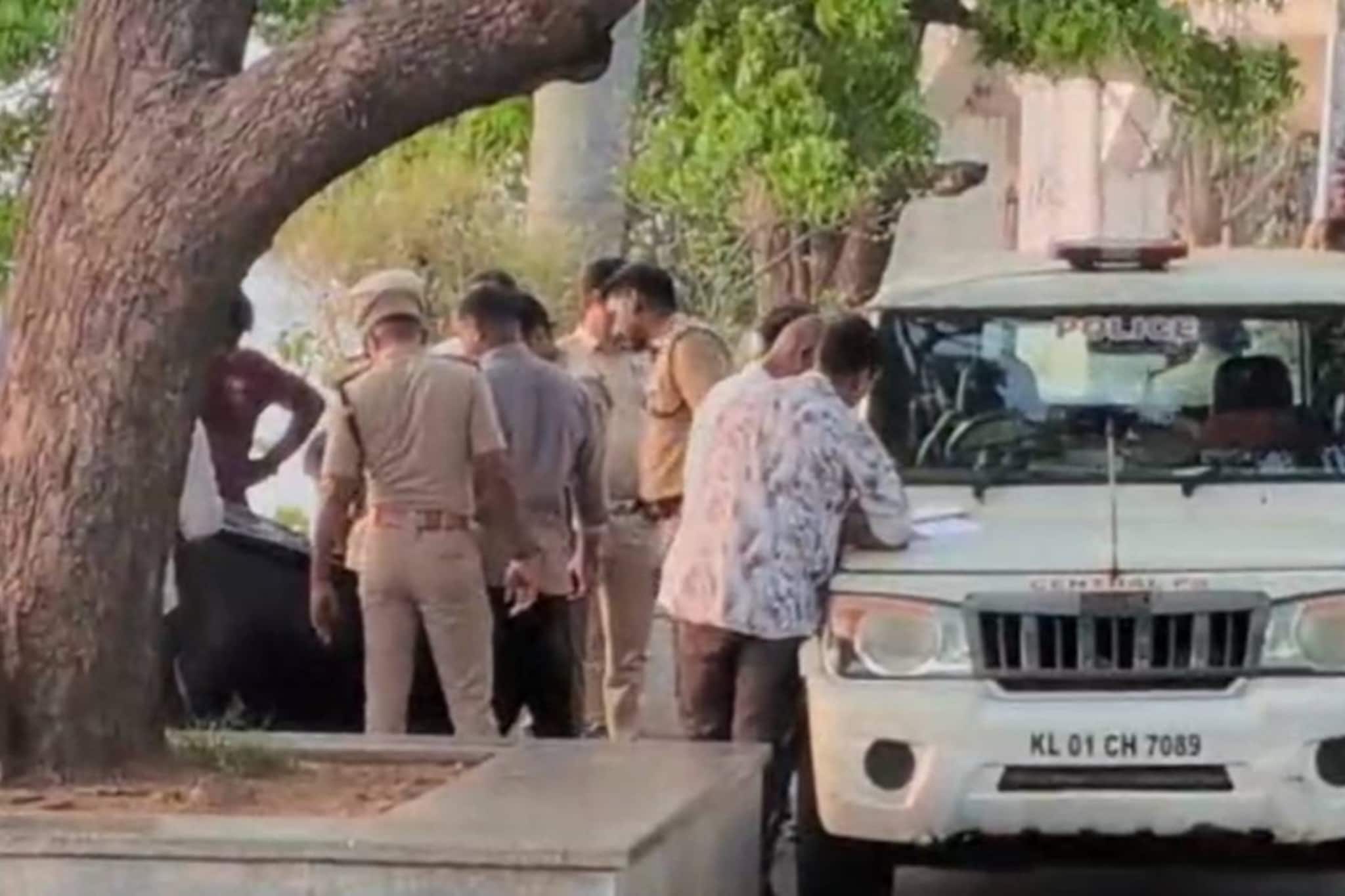 കൊച്ചി മറൈൻ ഡ്രൈവിൽ നവജാത ശിശുവിന്റെ മൃതദേഹം കണ്ടെത്തി