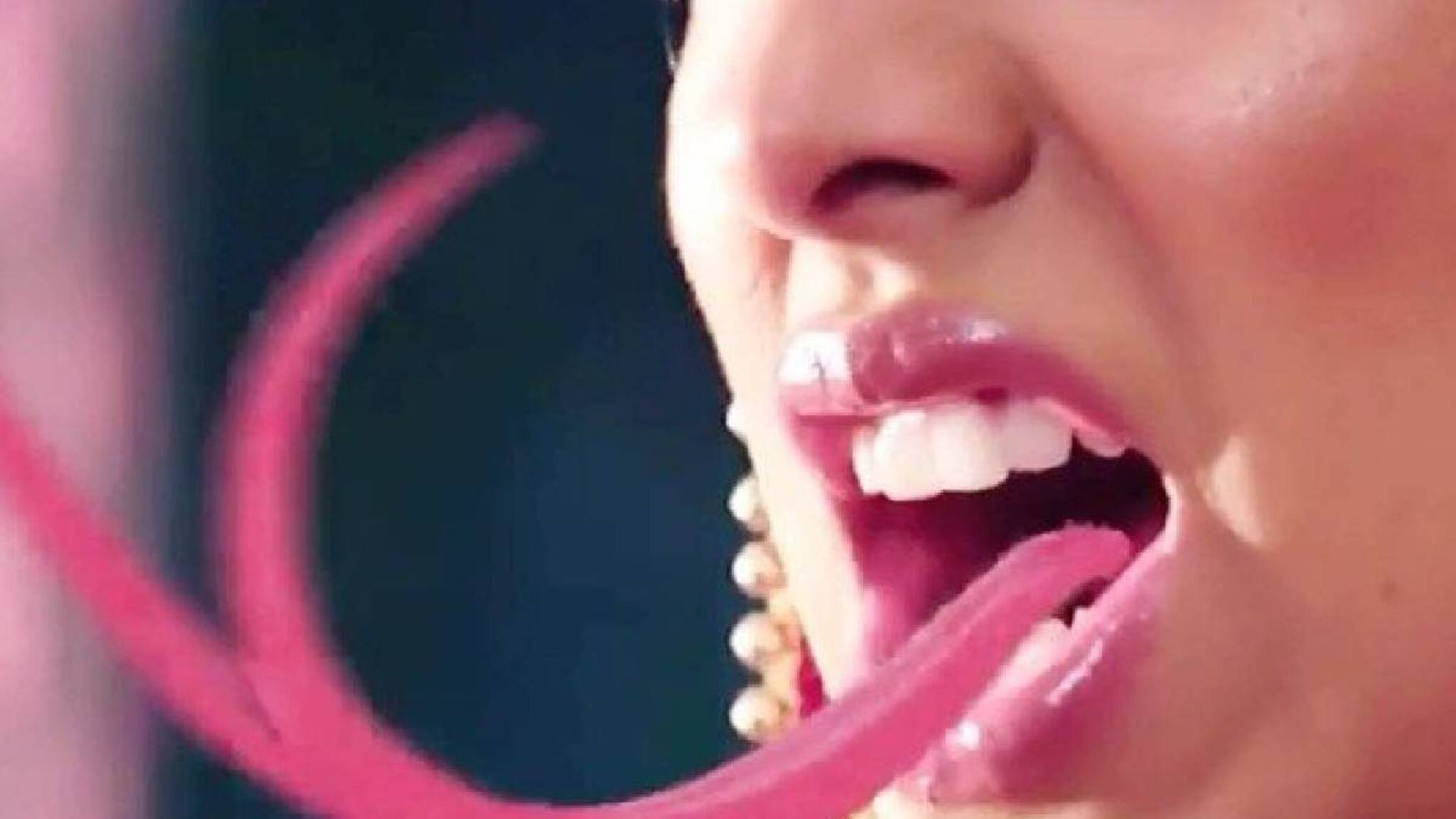 യുവതി കിടന്ന കട്ടിലിൽ പാമ്പിന്റെ പടം! വീട്ടുകാർ ആലോചിച്ച വിവാഹം ഇഷ്ടമില്ലാത്ത വധു കാമുകനൊപ്പം പോകാൻ ചെയ്തത്