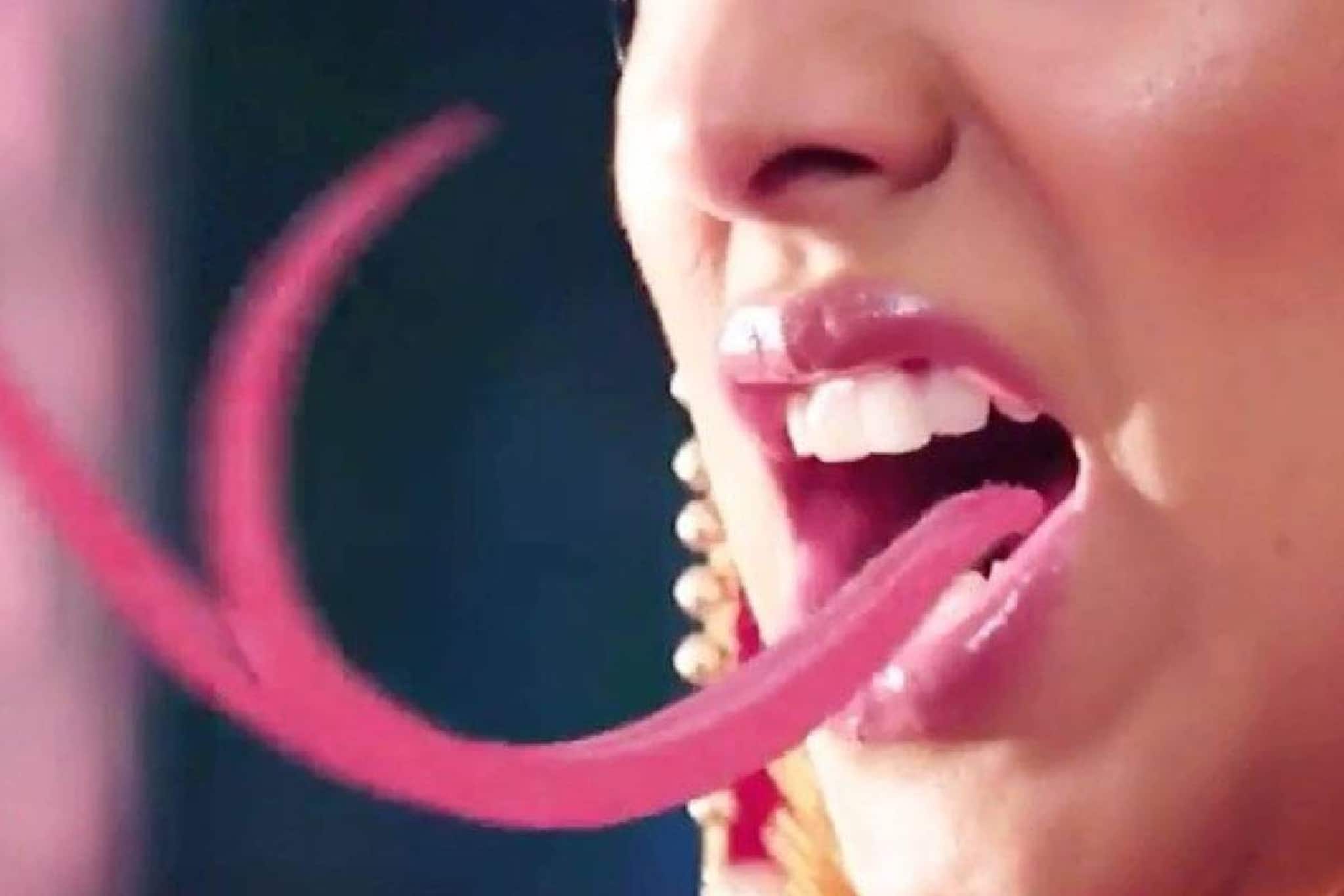 യുവതി കിടന്ന കട്ടിലിൽ പാമ്പിന്റെ പടം! വീട്ടുകാർ ആലോചിച്ച വിവാഹം ഇഷ്ടമില്ലാത്ത വധു കാമുകനൊപ്പം പോകാൻ ചെയ്തത്