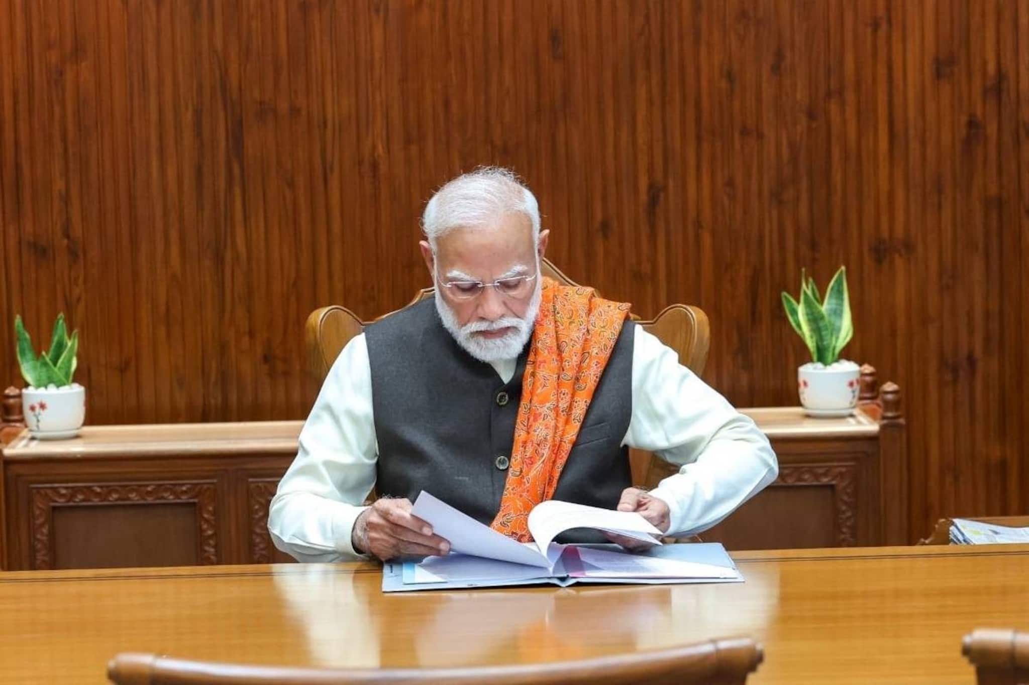 'സേവാ തീർത്ഥി'ൽ പ്രധാനമന്ത്രിയുടെ തുടക്കം; പിഎം റാഹത്ത് അടക്കം സുപ്രധാന പ്രഖ്യാപനങ്ങൾ ആദ്യ ദിനം