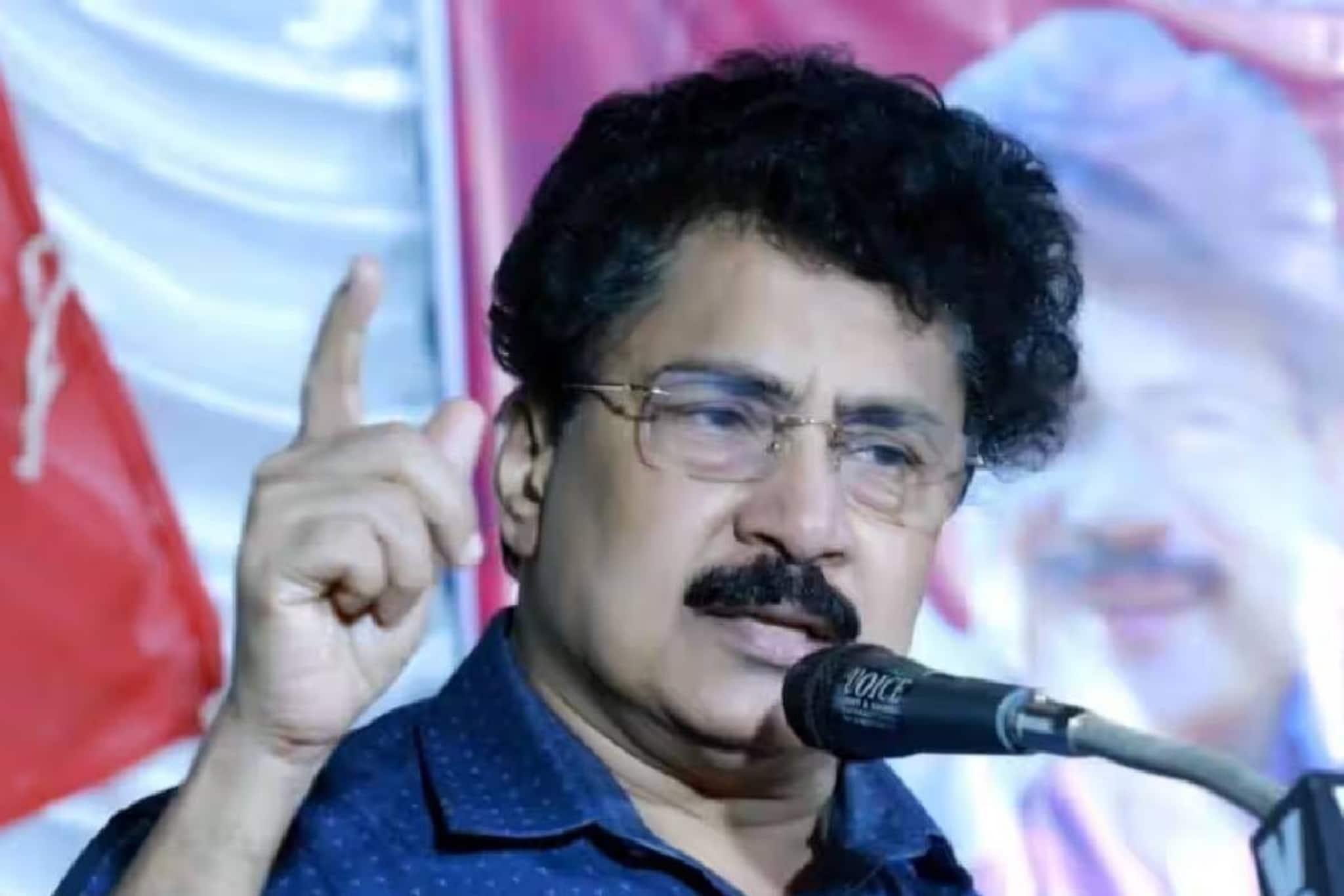 പി കെ ശശി കെടിഡിസി ചെയർമാൻ സ്ഥാനം രാജിവെച്ചു; സിപിഎം വിടുമെന്ന് അഭ്യൂഹം പി കെ ശശി കെടിഡിസി ചെയർമാൻ സ്ഥാനം രാജിവെച്ചു; സിപിഎം വിടുമെന്ന് അഭ്യൂഹം